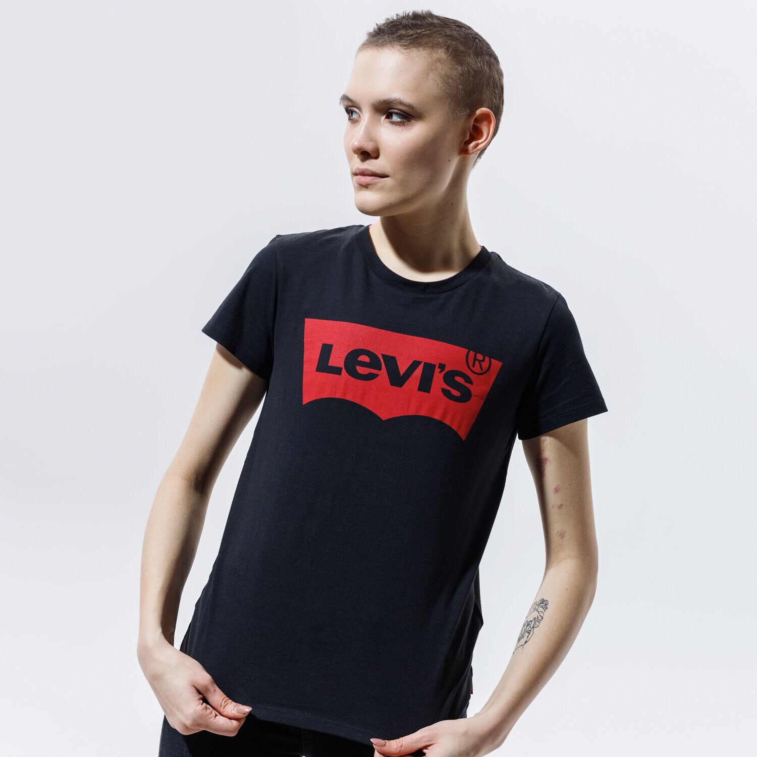 dámské tričko LEVI'S TRIČKO THE PERFECT TEE 17369-0201 ČERNÁ