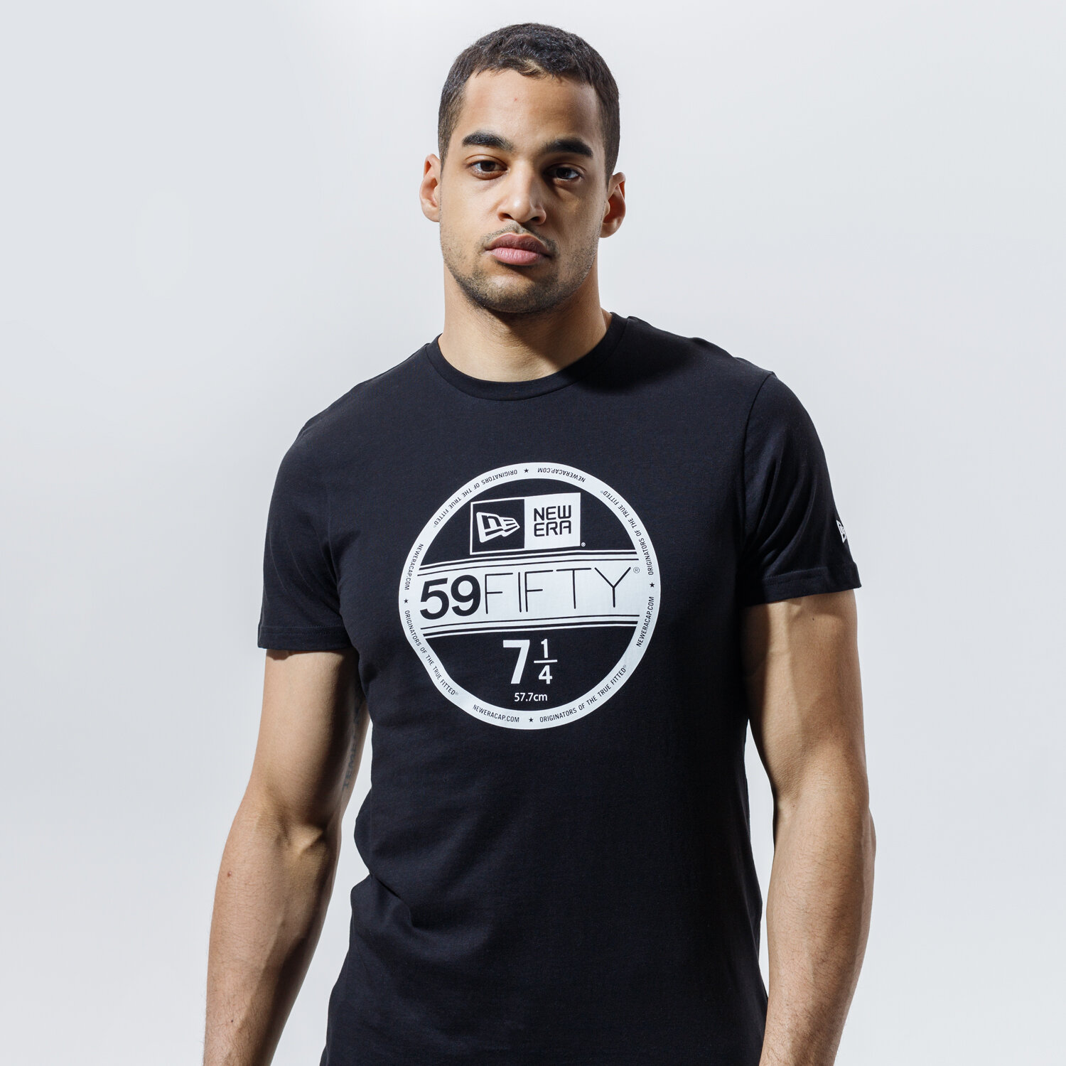 pánské tričko NEW ERA TRIČKO VISOR STICKER BLK TEE PROGRAM 12506366 ČERNÁ