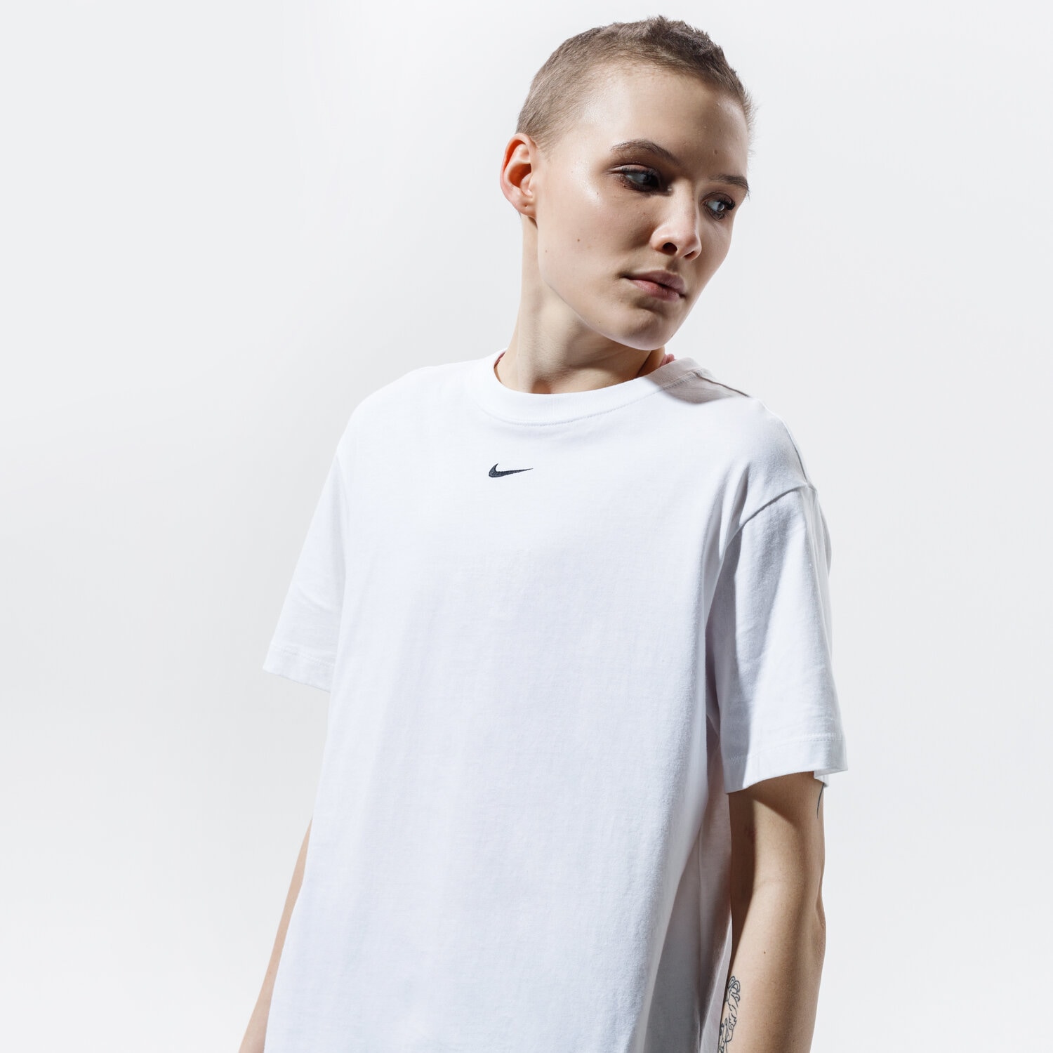 dámské tričko NIKE TRIČKO SPORTSWEAR ESSENTIAL OVERSIZED DH4255-100 BÍLÁ