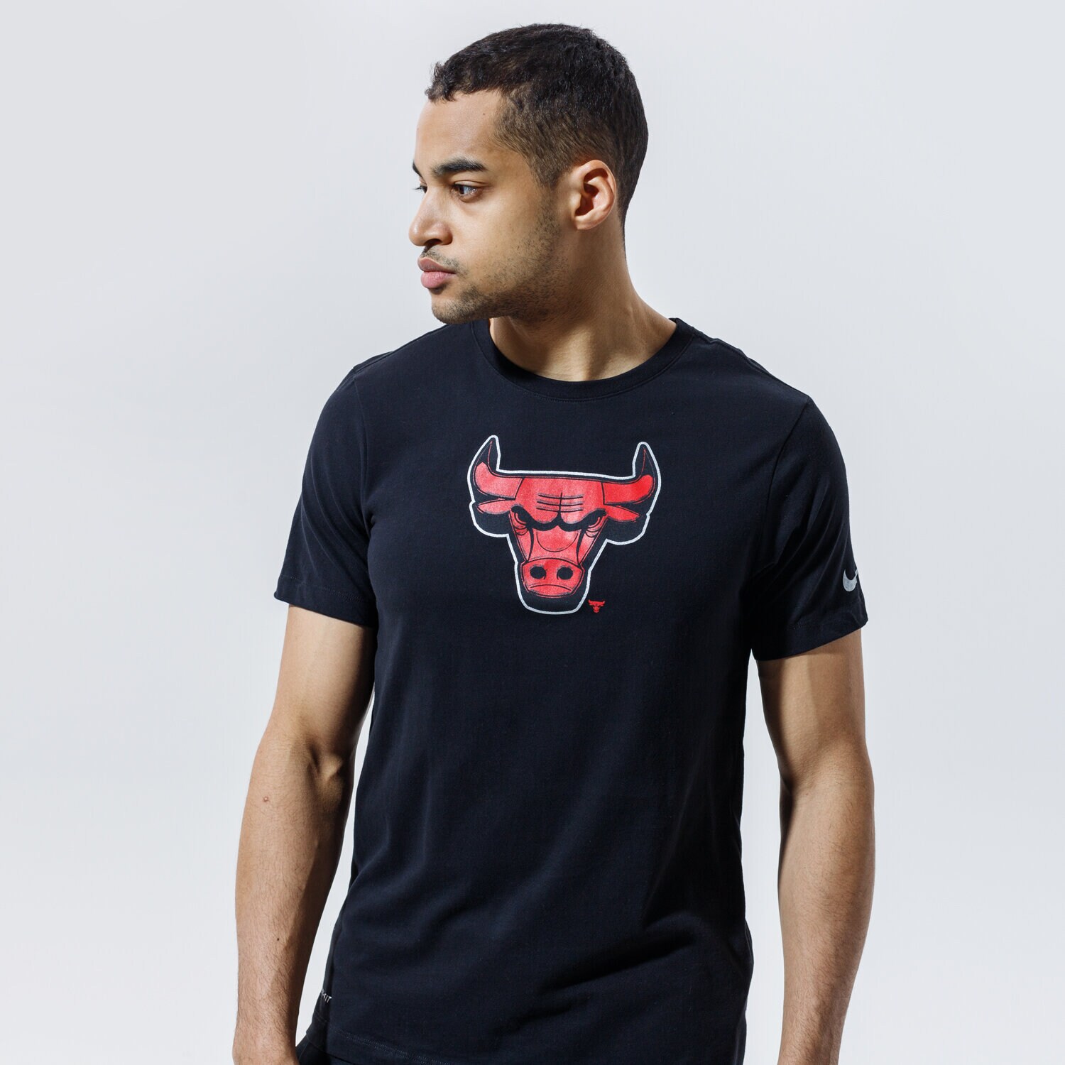 pánské tričko NIKE TRIČKO CHICAGO BULLS TEE EARNED EDITION ERND LGO NBA CZ7245-010 ČERNÁ