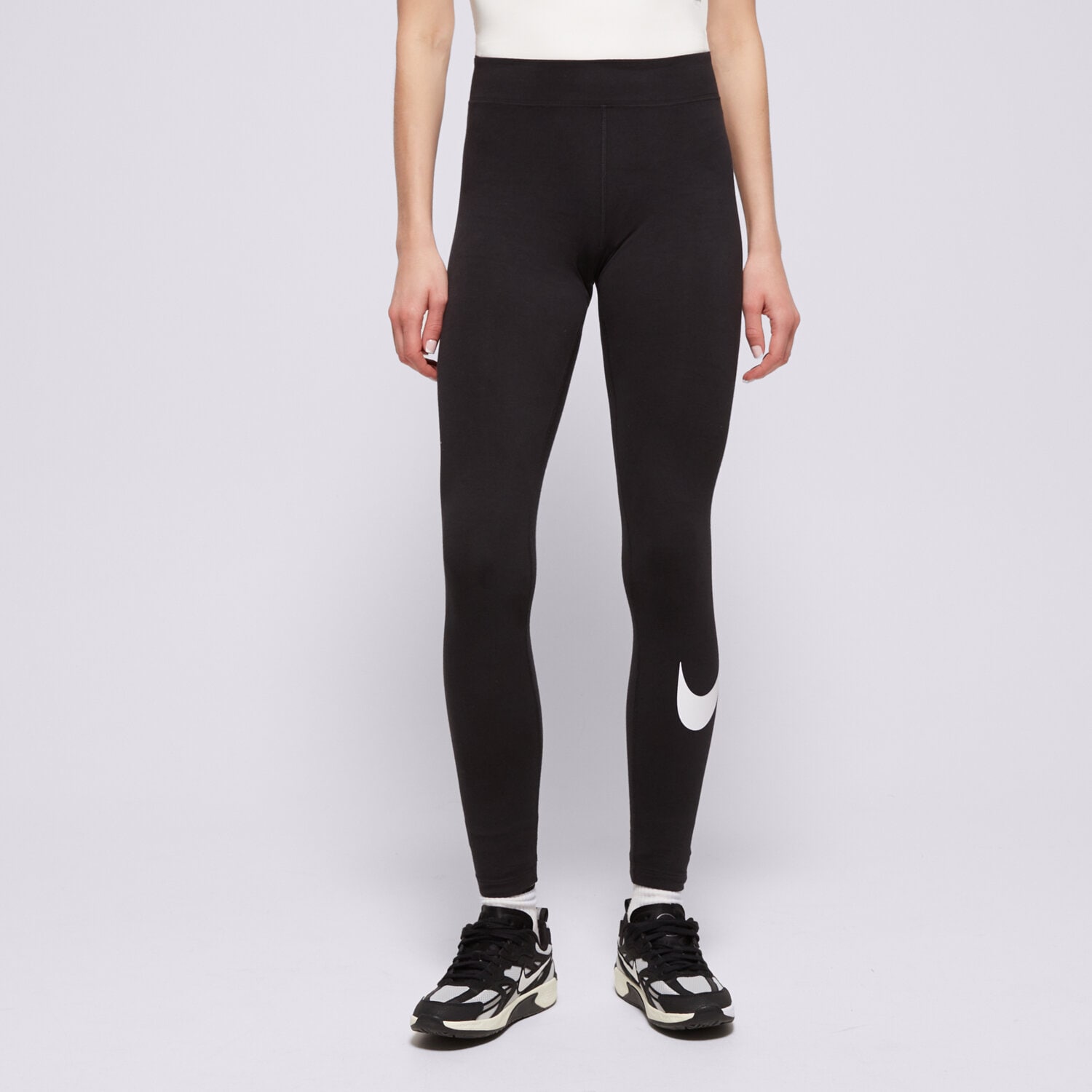 dámské kalhoty NIKE LEGGINGS SPORTSWEAR ESSENTIAL CZ8530-010 ČERNÁ