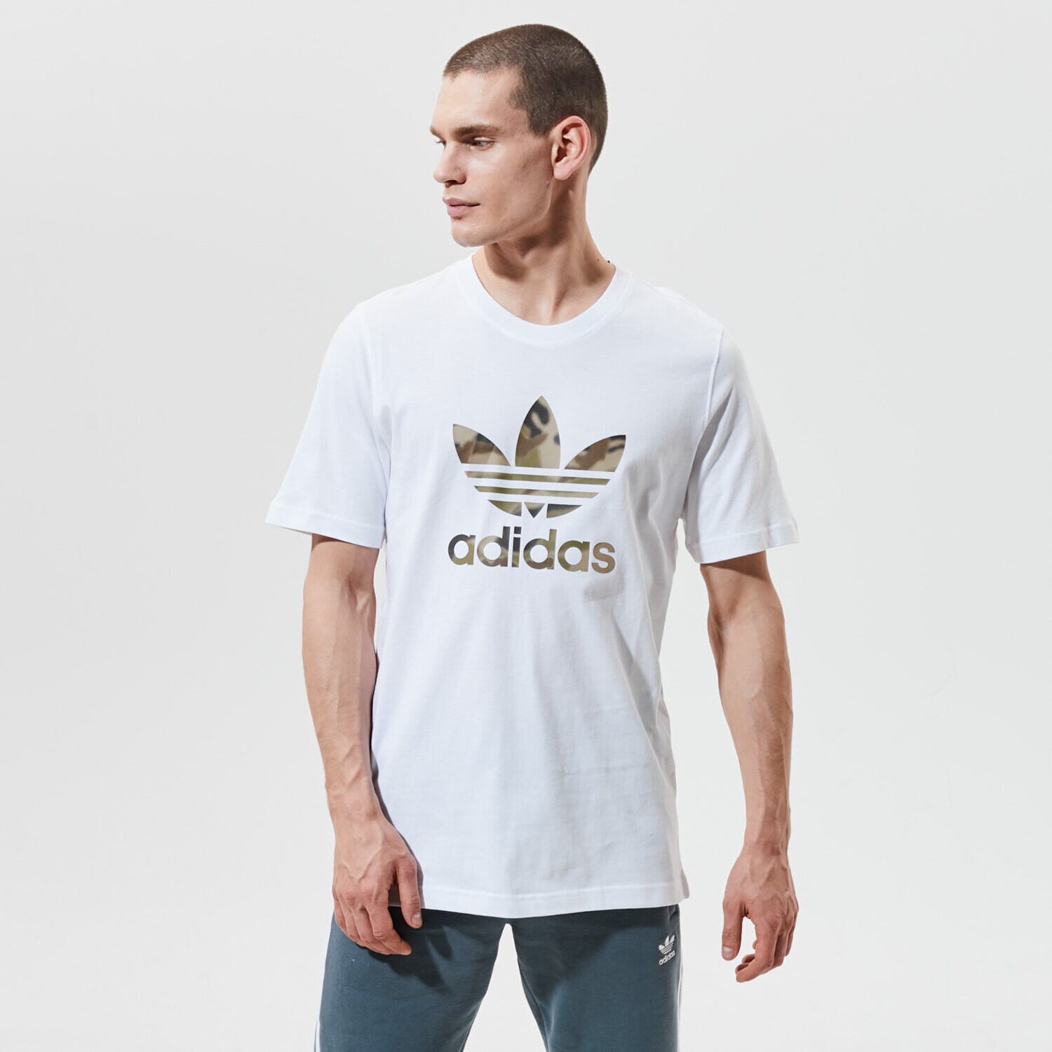 pánské tričko ADIDAS TRIČKO CAMO INFILL TEE GN1855 BÍLÁ
