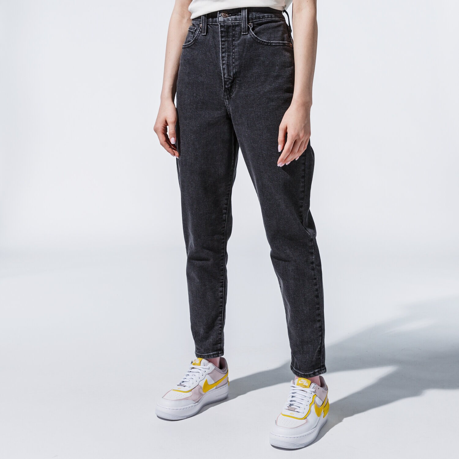 dámské kalhoty LEVI'S KALHOTY  HIGH WAISTED TAPER 26986-0000 ČERNÁ