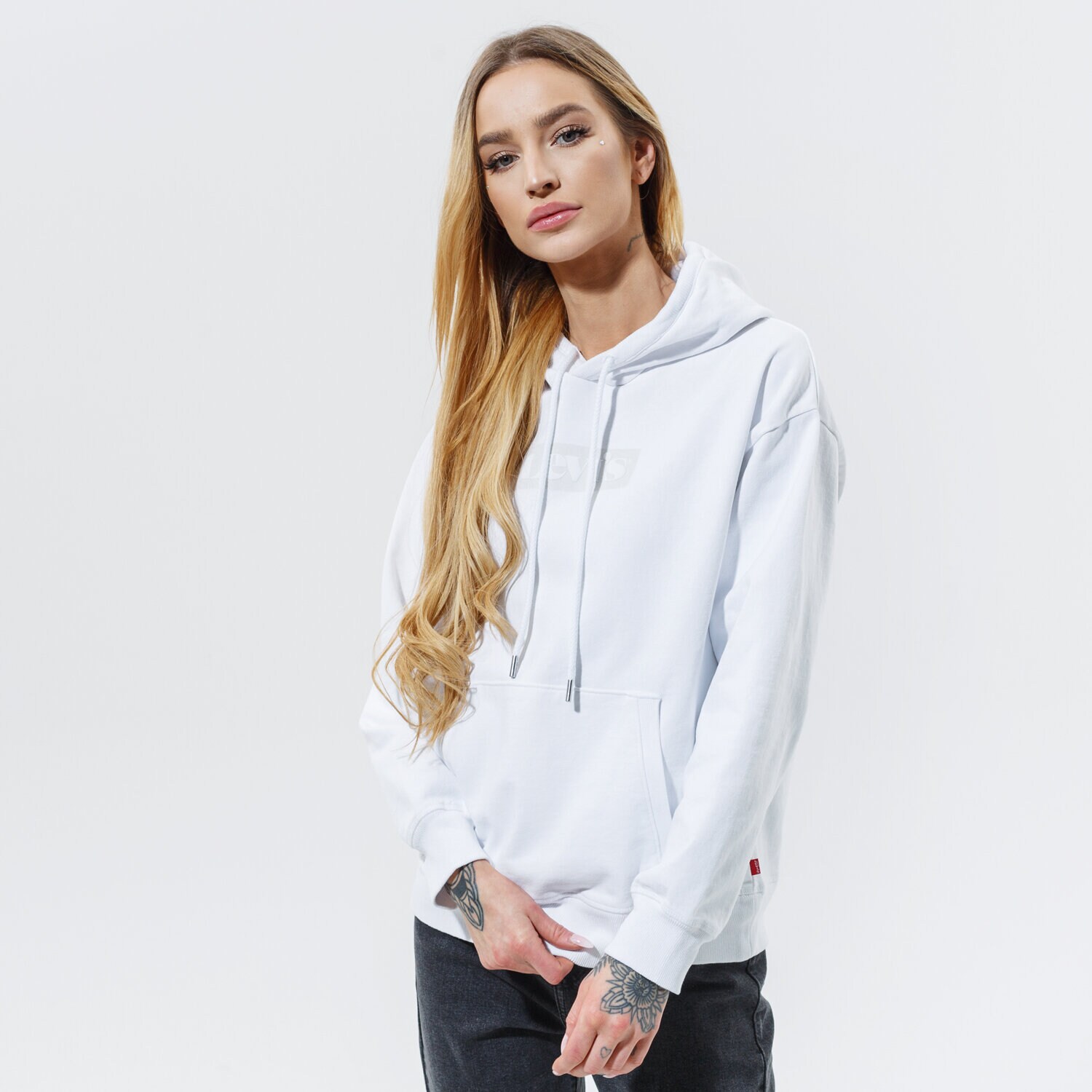 dámská mikina LEVI'S MIKINA S KAPUCÍ AMA GRAPHIC STNDRD HOOD 87479-0000 BÍLÁ