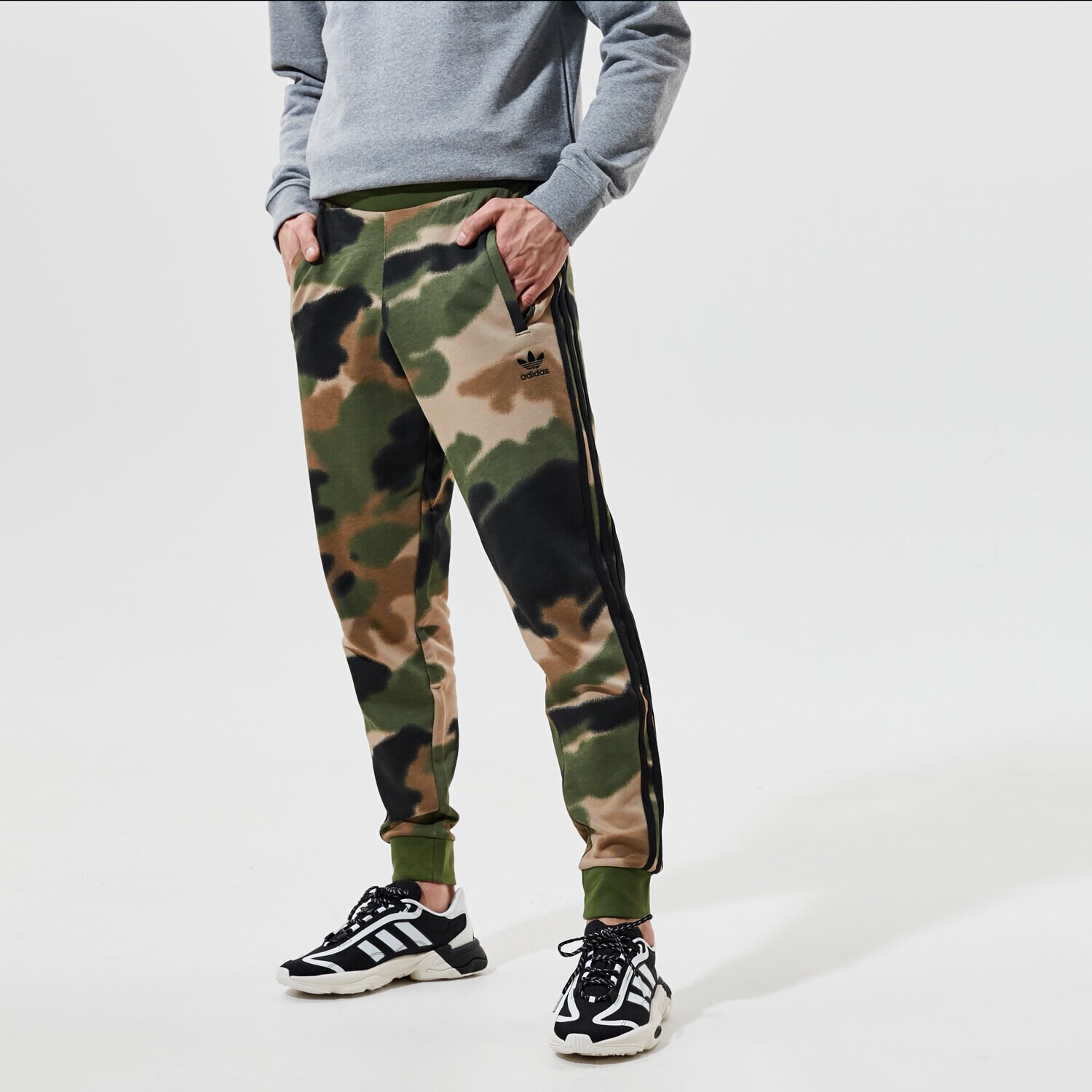 pánské kalhoty ADIDAS KALHOTY  CAMO AOP PANT GN1894 KHAKI