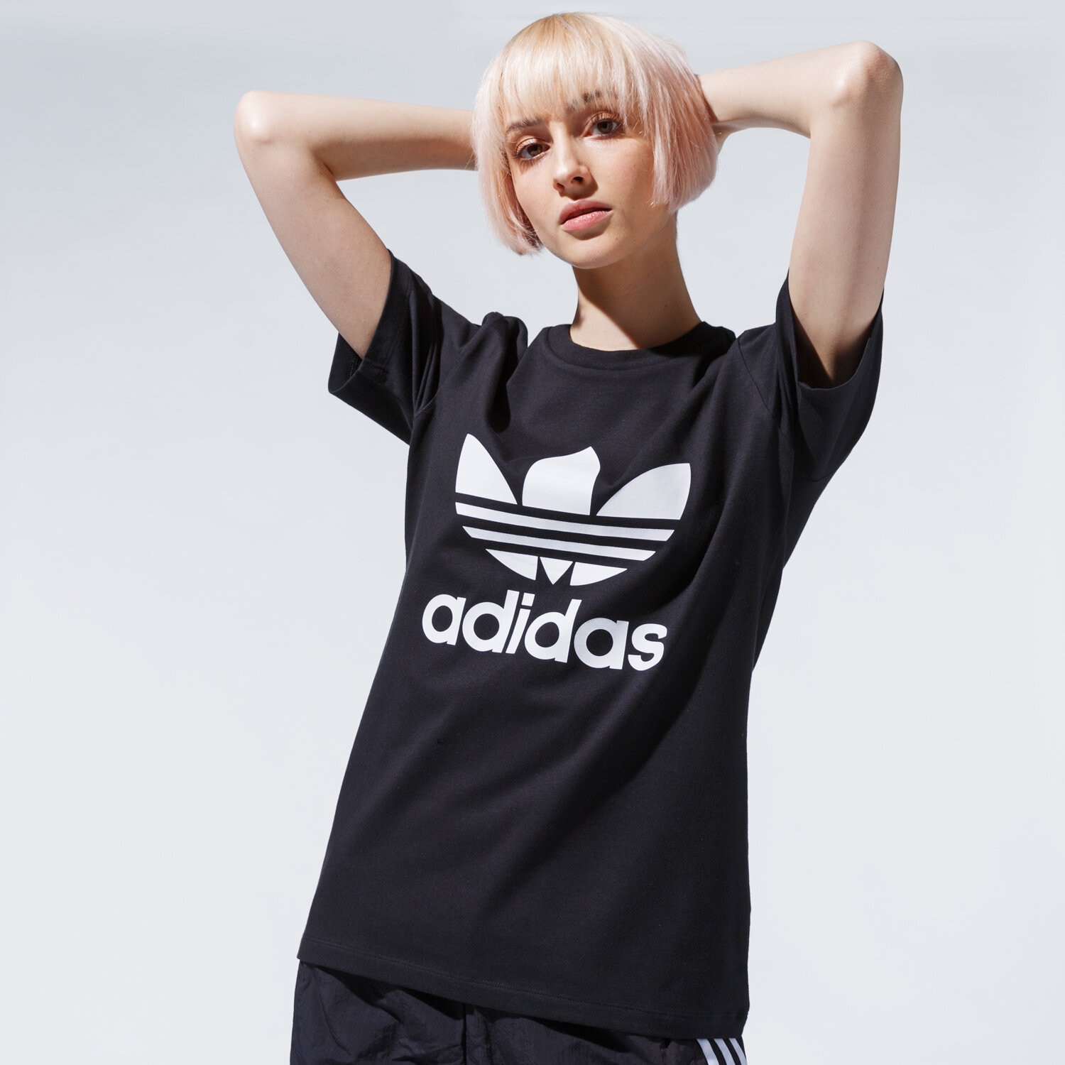 dámské tričko ADIDAS TRIČKO TREFOIL TEE #GN2896 ČERNÁ