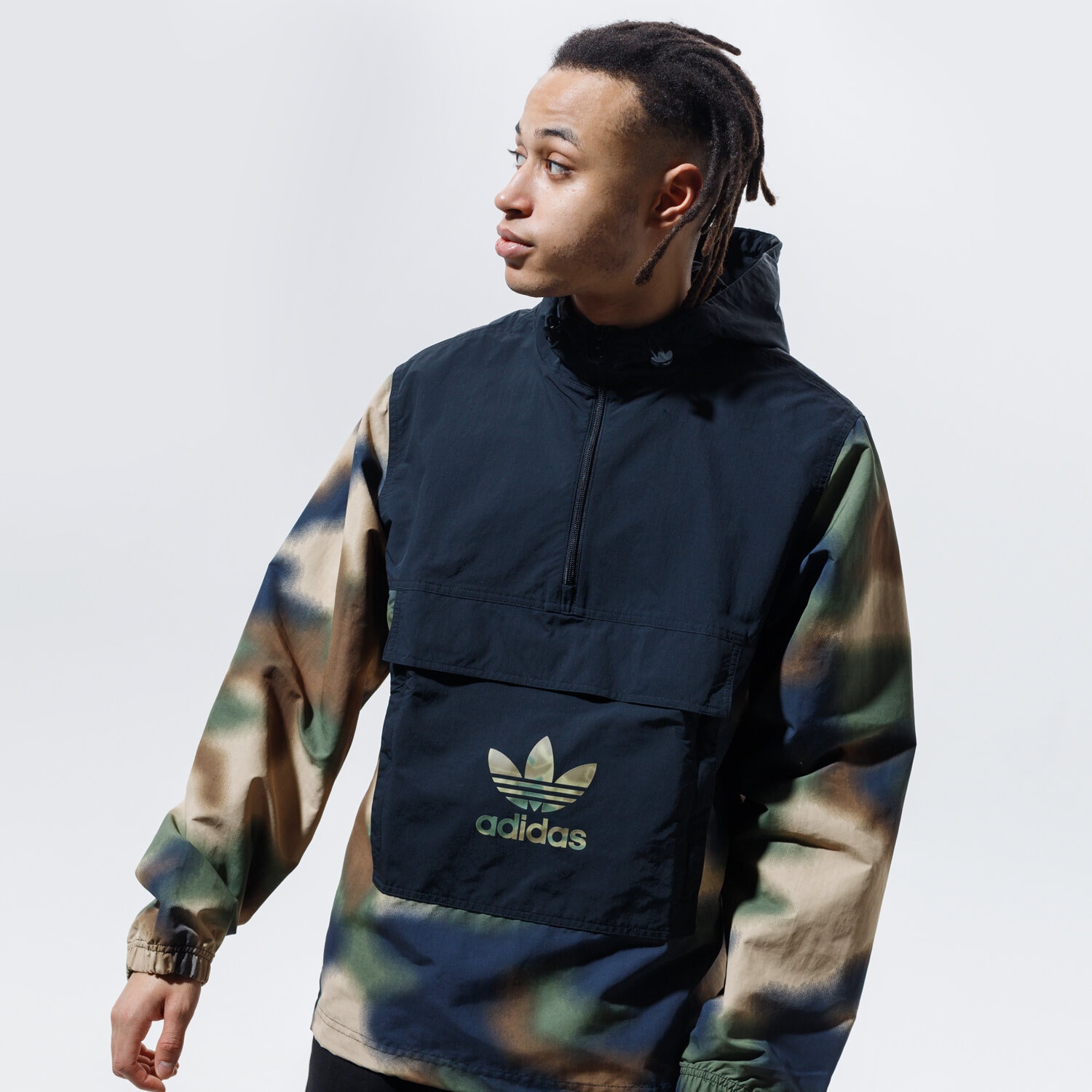 Přechodná bunda pánská (podzimní, jarní) ADIDAS BUNDA CAMO WINDBREAKR GN1875 VÍCEBAREVNÁ