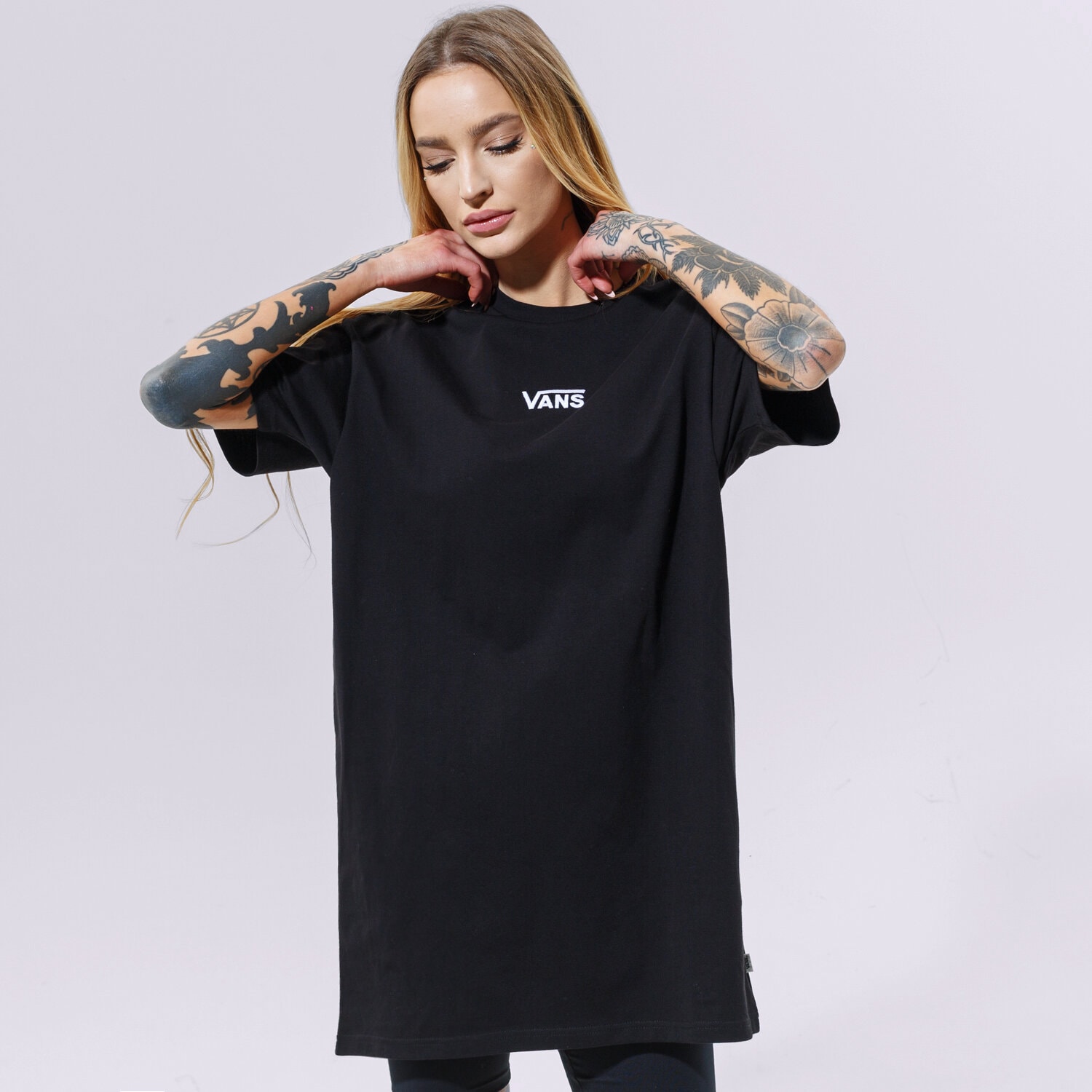 dámské šaty VANS ŠATY WM CENTER VEE TEE DRESS BLACK VN0A4RU2BLK1 ČERNÁ