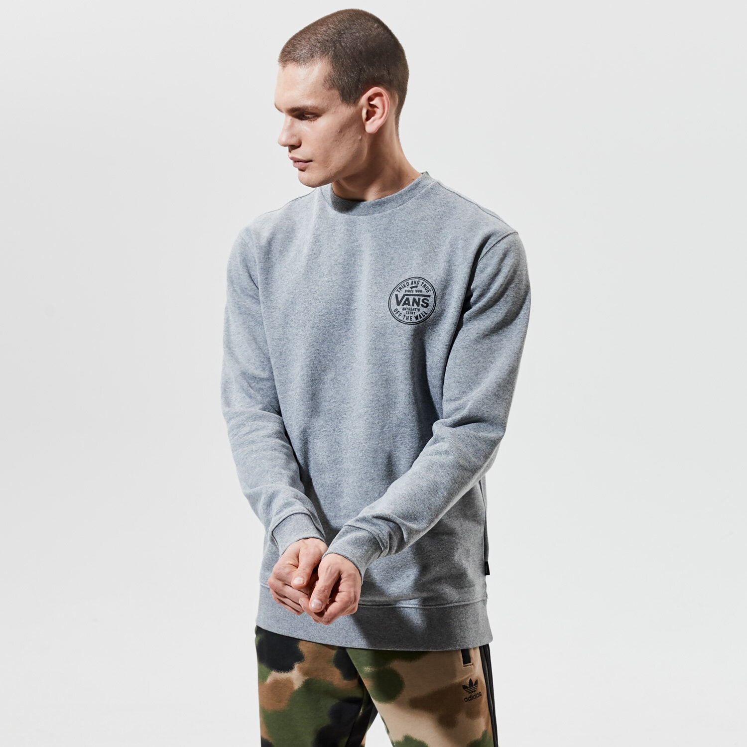 pánská mikina VANS MIKINA MN TRIED AND TRUE CREW CEMENT HEATHER VN0A54AY02F1 ŠEDÁ