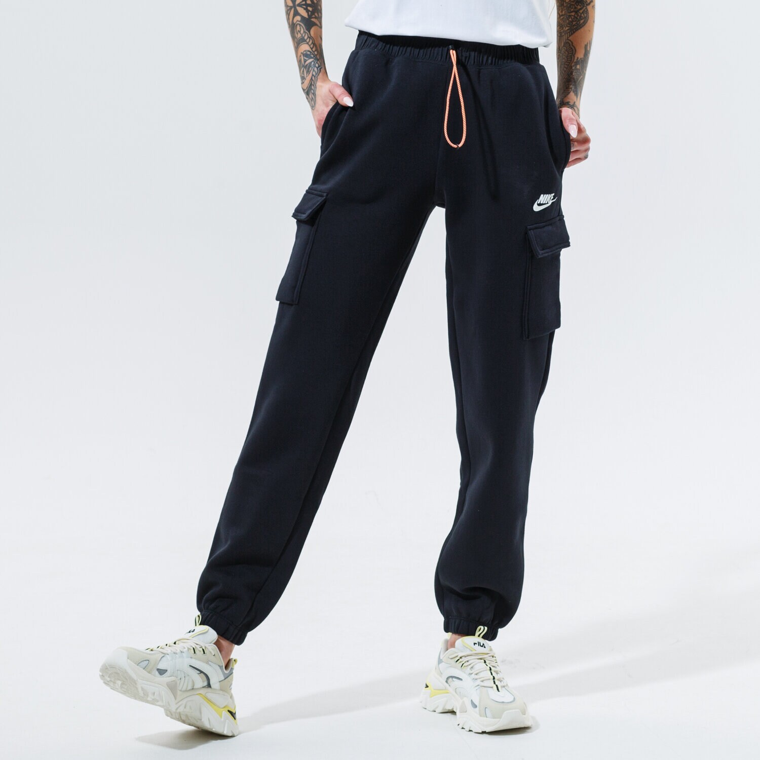 dámské kalhoty NIKE KALHOTY  W NSW CARGO PANT LOOSE FLC UU DD3607-010 ČERNÁ