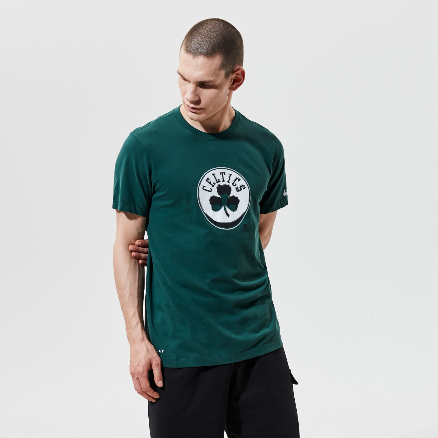 pánské tričko NIKE TRIČKO BOS M NK DRY TEE ES ERND LGO NBA CZ7238-330 ZELENÁ