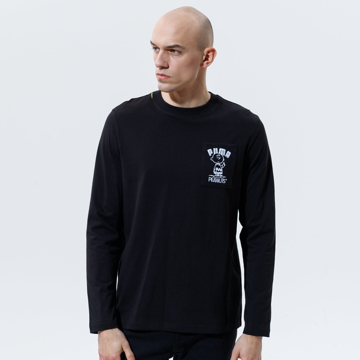 pánské tričko PUMA TRIČKO PUMA X PEANUTS LS TEE 53061301 ČERNÁ