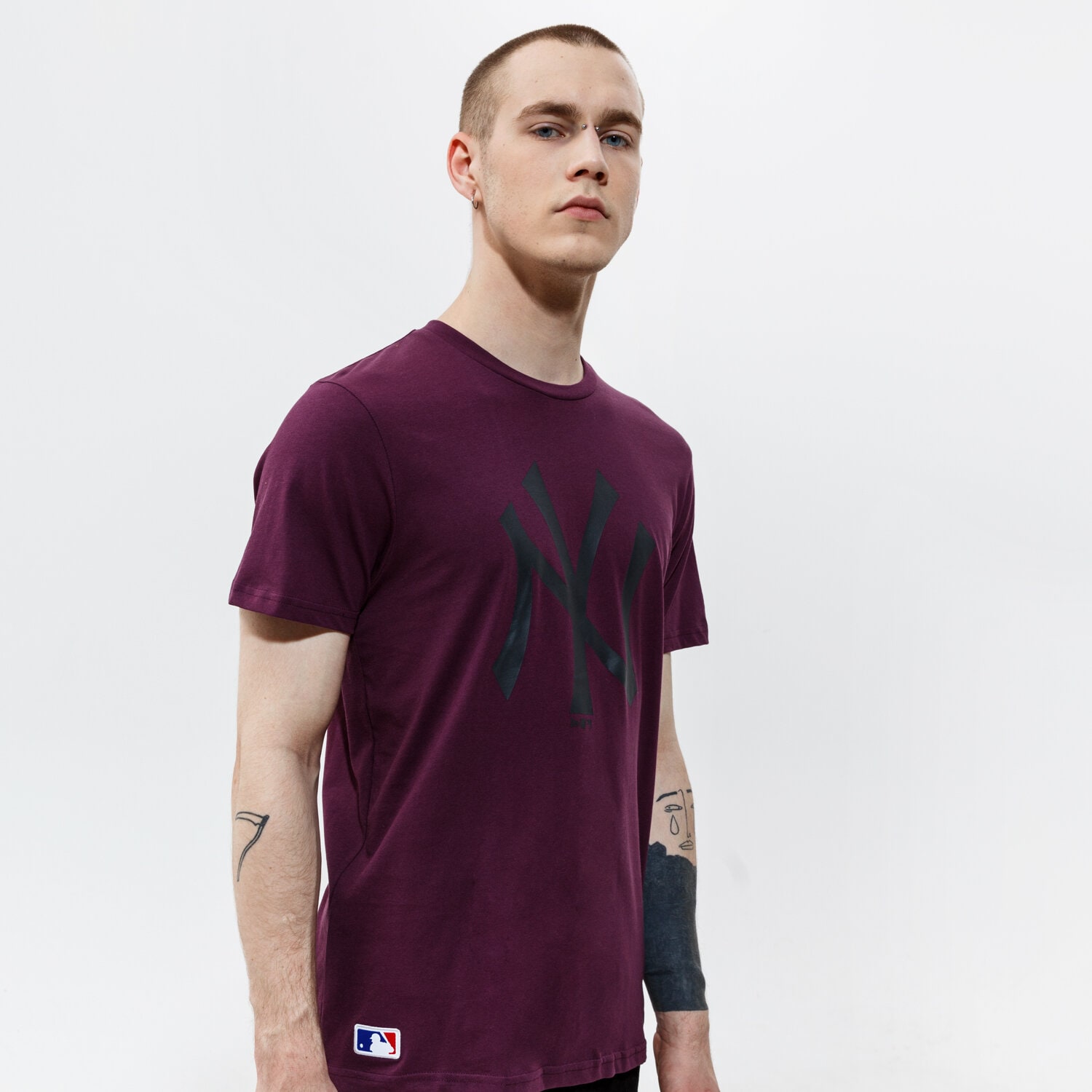 pánské tričko NEW ERA TRIČKO MLB SEASONAL TEAM LOGO NYY NEW YORK YANKEES D 12553356 FIALOVÁ