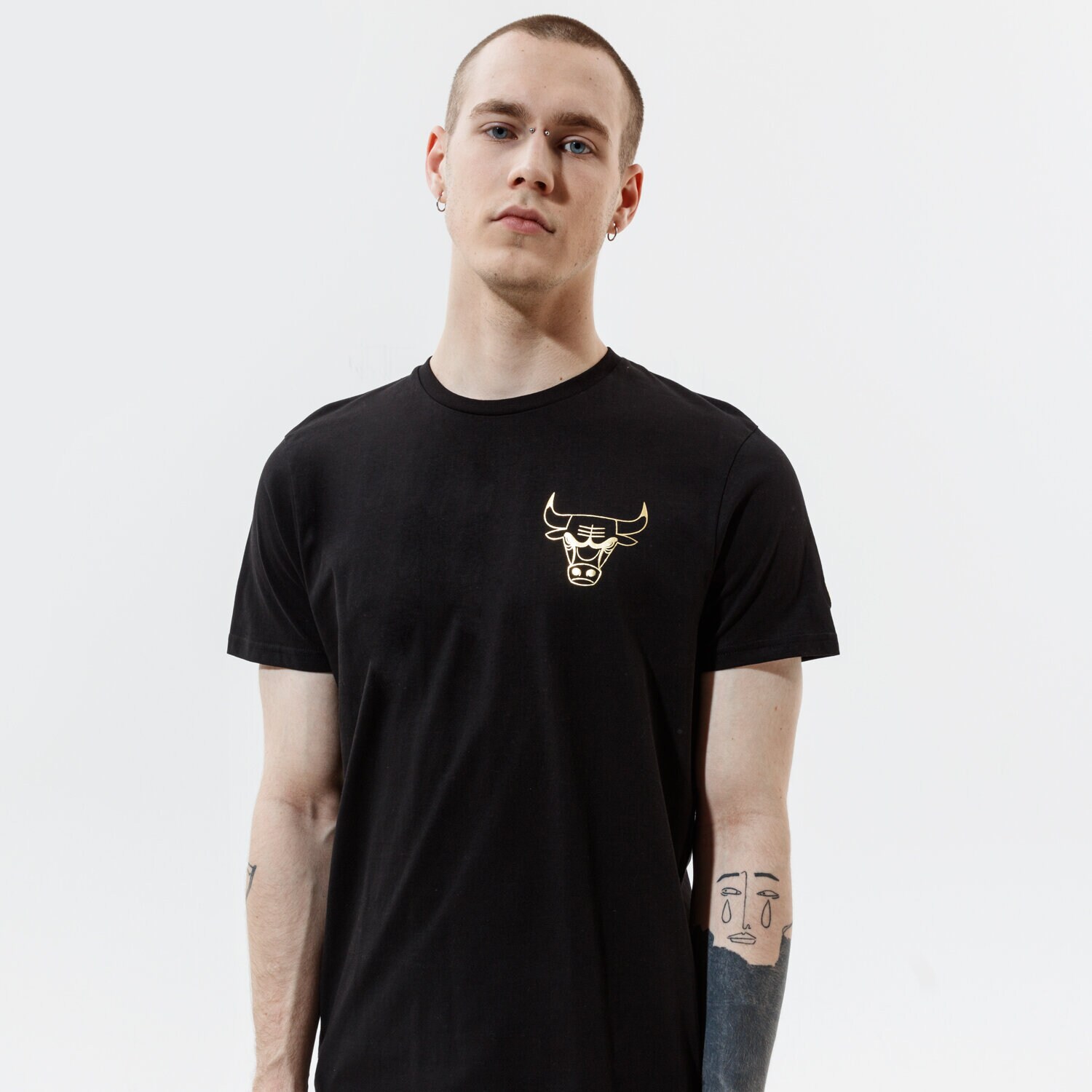 pánské tričko NEW ERA TRIČKO NEW ERA METALLIC CHICAGO CHICAGO BULLS BLK 12590868 ČERNÁ