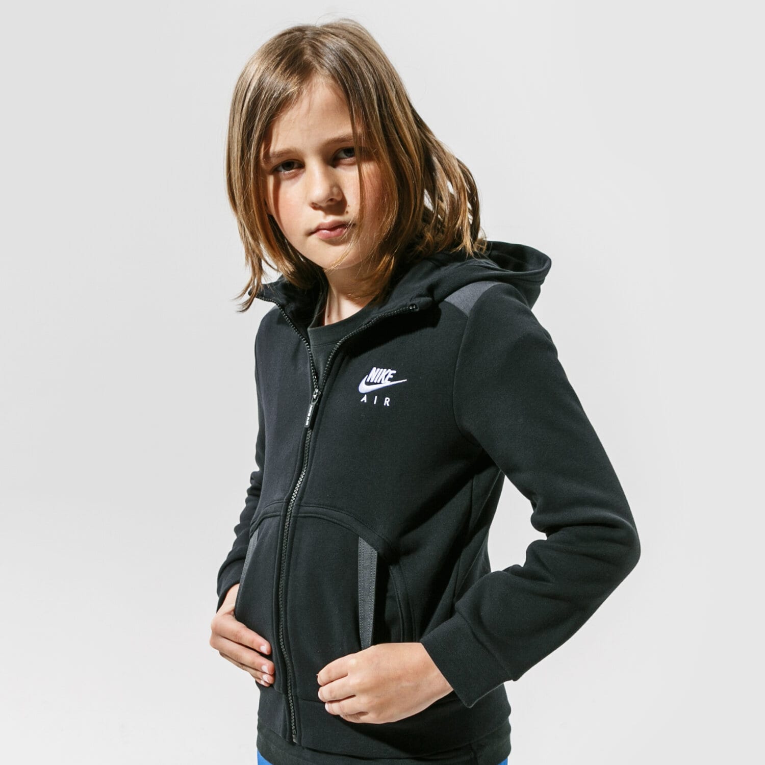 dětská mikina NIKE MIKINA ROZEPÍNACÍ S KAPUCÍ AIR  DA0699-010 ČERNÁ