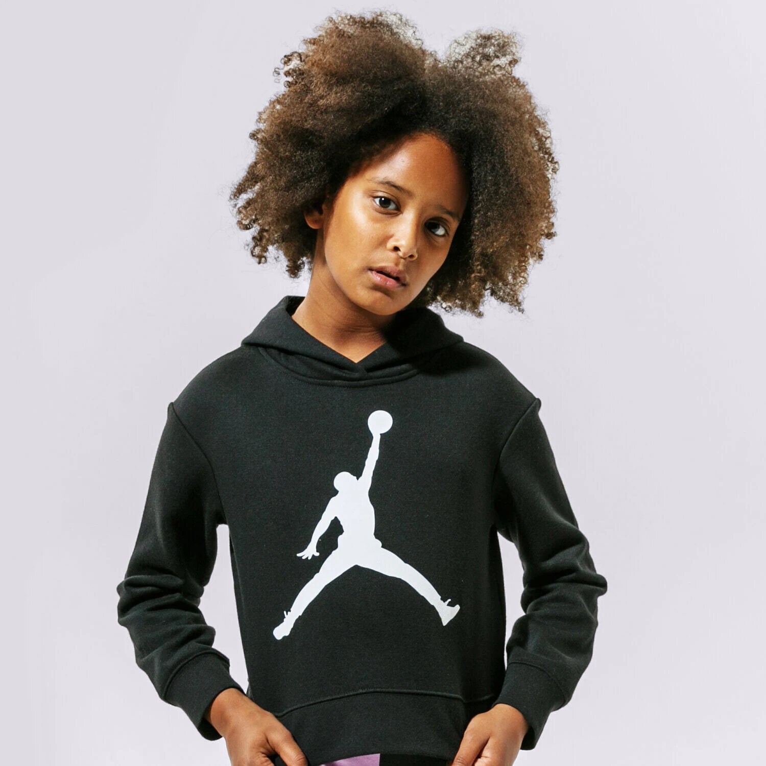 dětská mikina JORDAN MIKINA S KAPUCÍ JDG JUMPMAN CORE PO GIRL 45A442-023 ČERNÁ