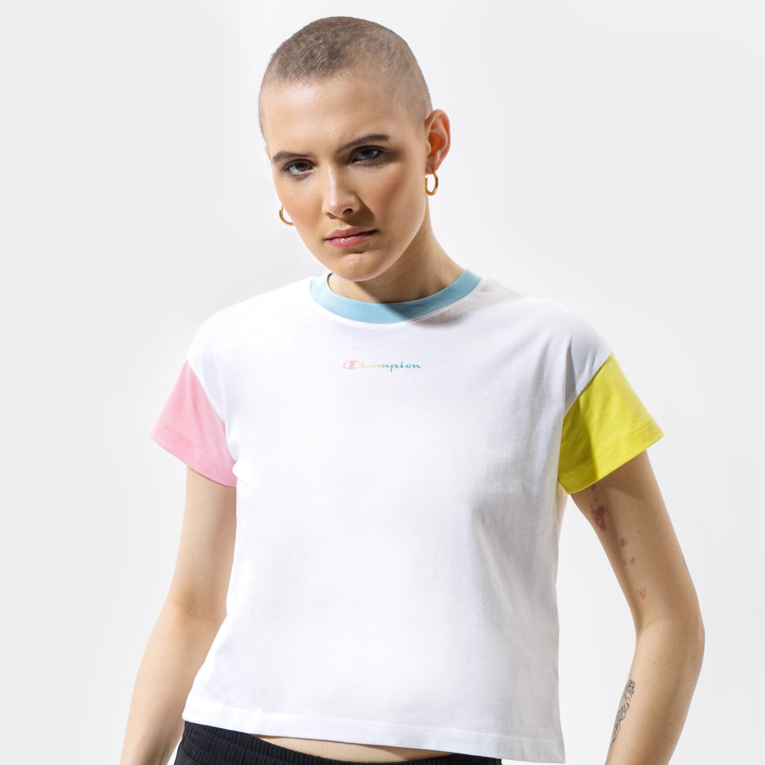 dámské tričko CHAMPION TRIČKO CREWNECK CROPTOP 114329WW001 BÍLÁ