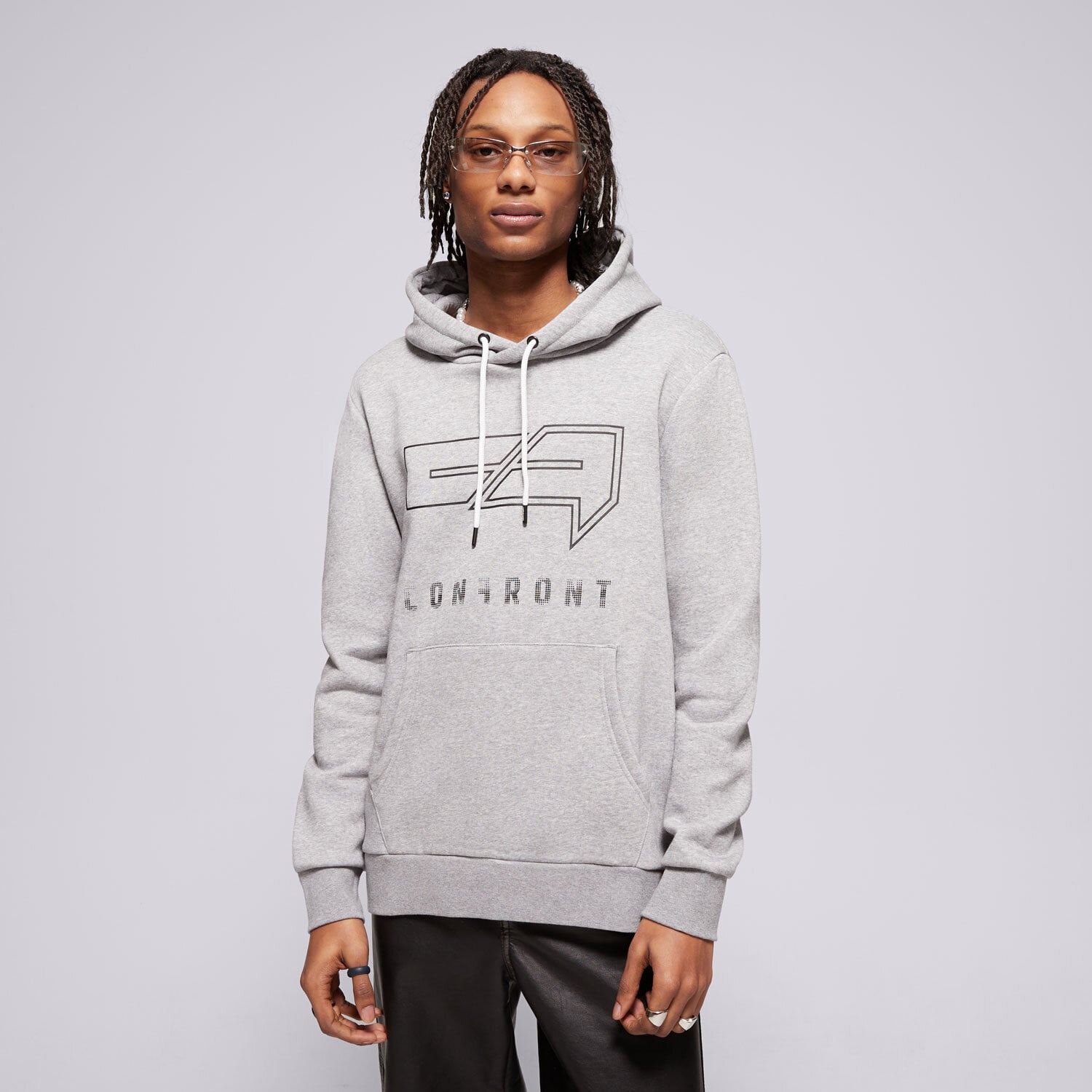 pánská mikina CONFRONT MIKINA S KAPUCÍ LOGO HOODY GREY  CF121BLM24002 ŠEDÁ