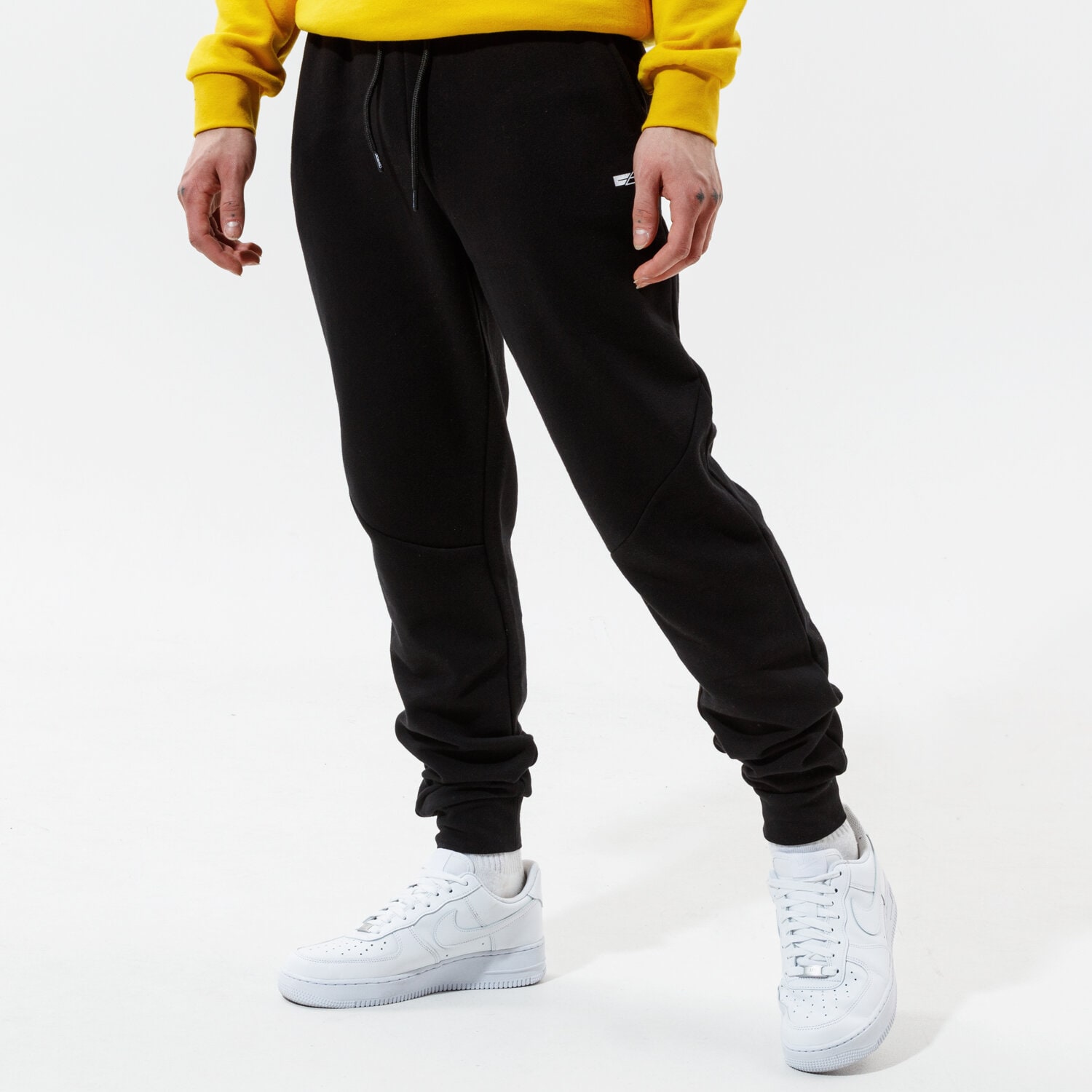 pánské kalhoty CONFRONT KALHOTY  ESSENTIAL PANTS BLACK  CF121SPM21001 ČERNÁ