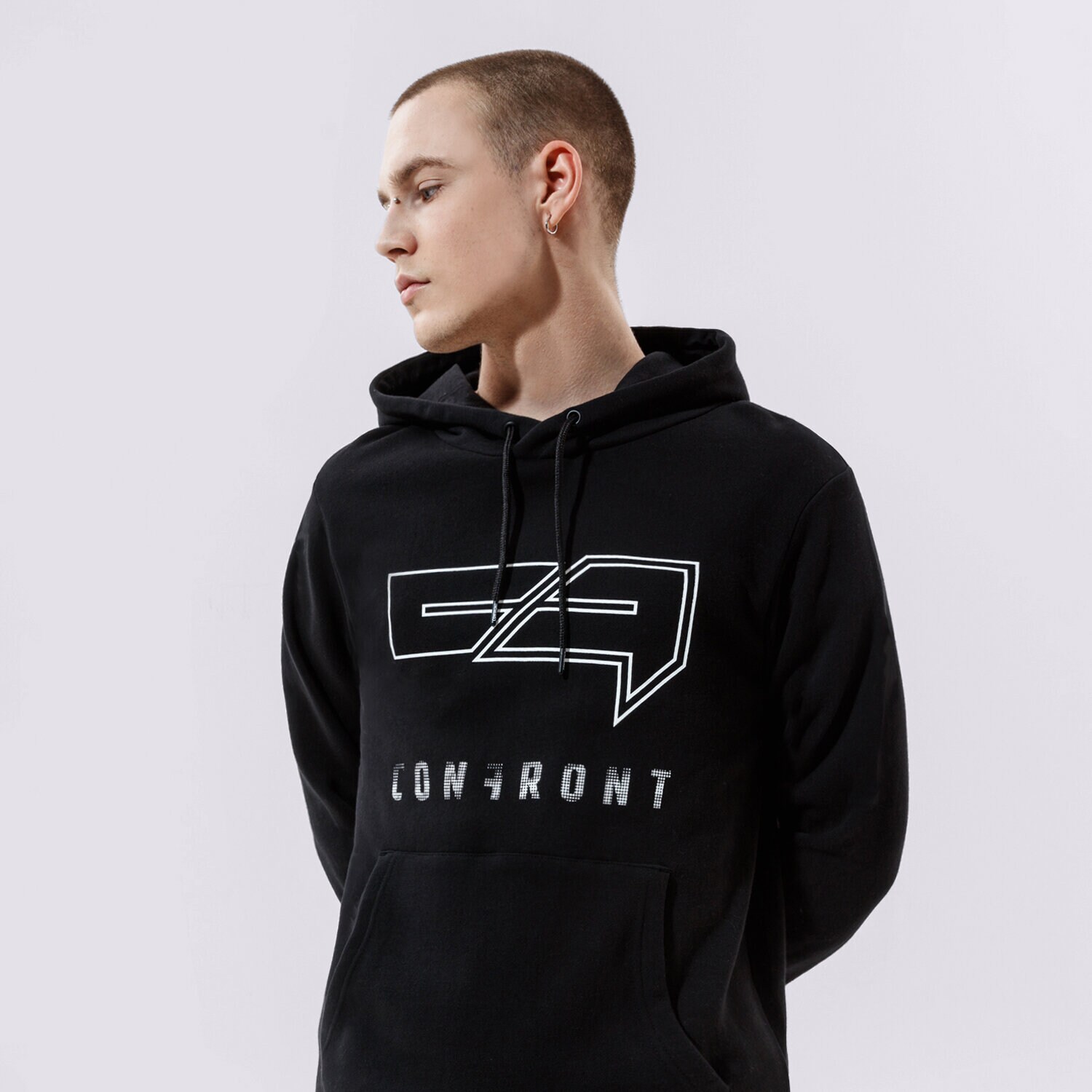 pánská mikina CONFRONT MIKINA S KAPUCÍ LOGO HOODY BLACK  CF121BLM24001 ČERNÁ