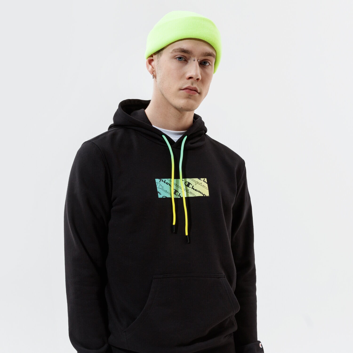 pánská mikina CHAMPION MIKINA S KAPUCÍ HOODED SWEATSHIRT 215785KK001 ČERNÁ
