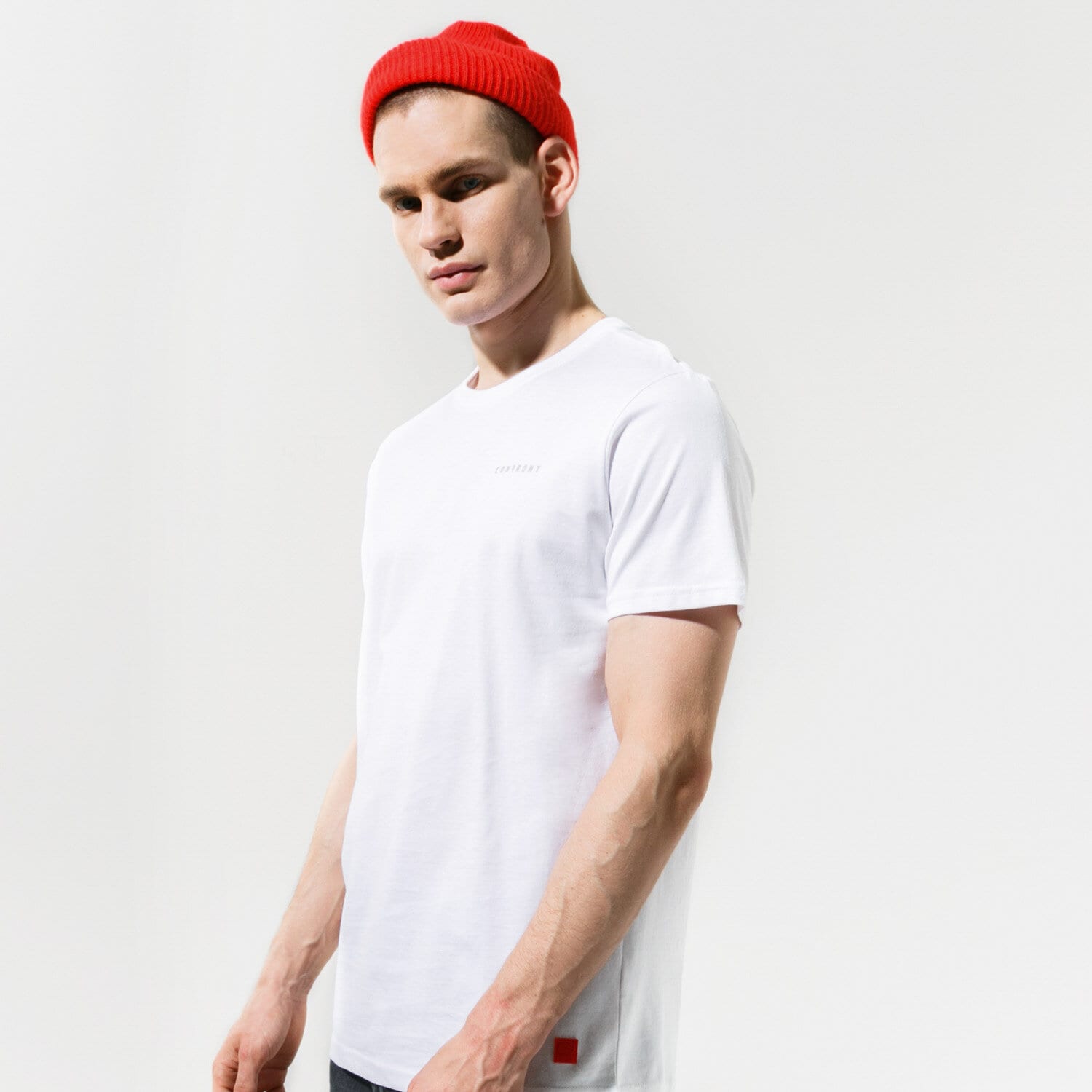 pánské tričko CONFRONT TRIČKO SMALL LOGO TEE WHITE CF121TSM48001 BÍLÁ