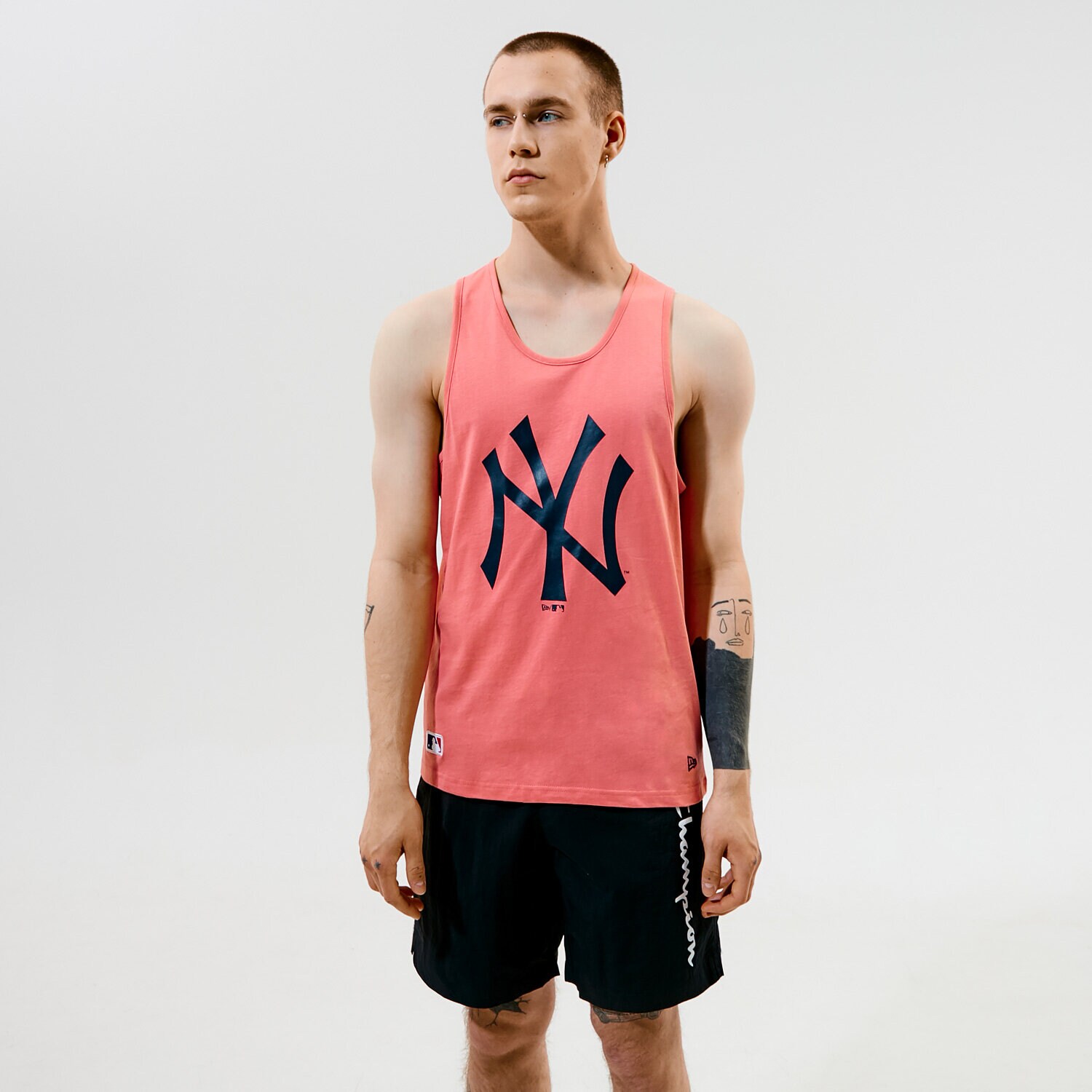 pánská košile NEW ERA TOP MLB TEAM LOGO TOP NYY 12720142 RŮŽOVÁ