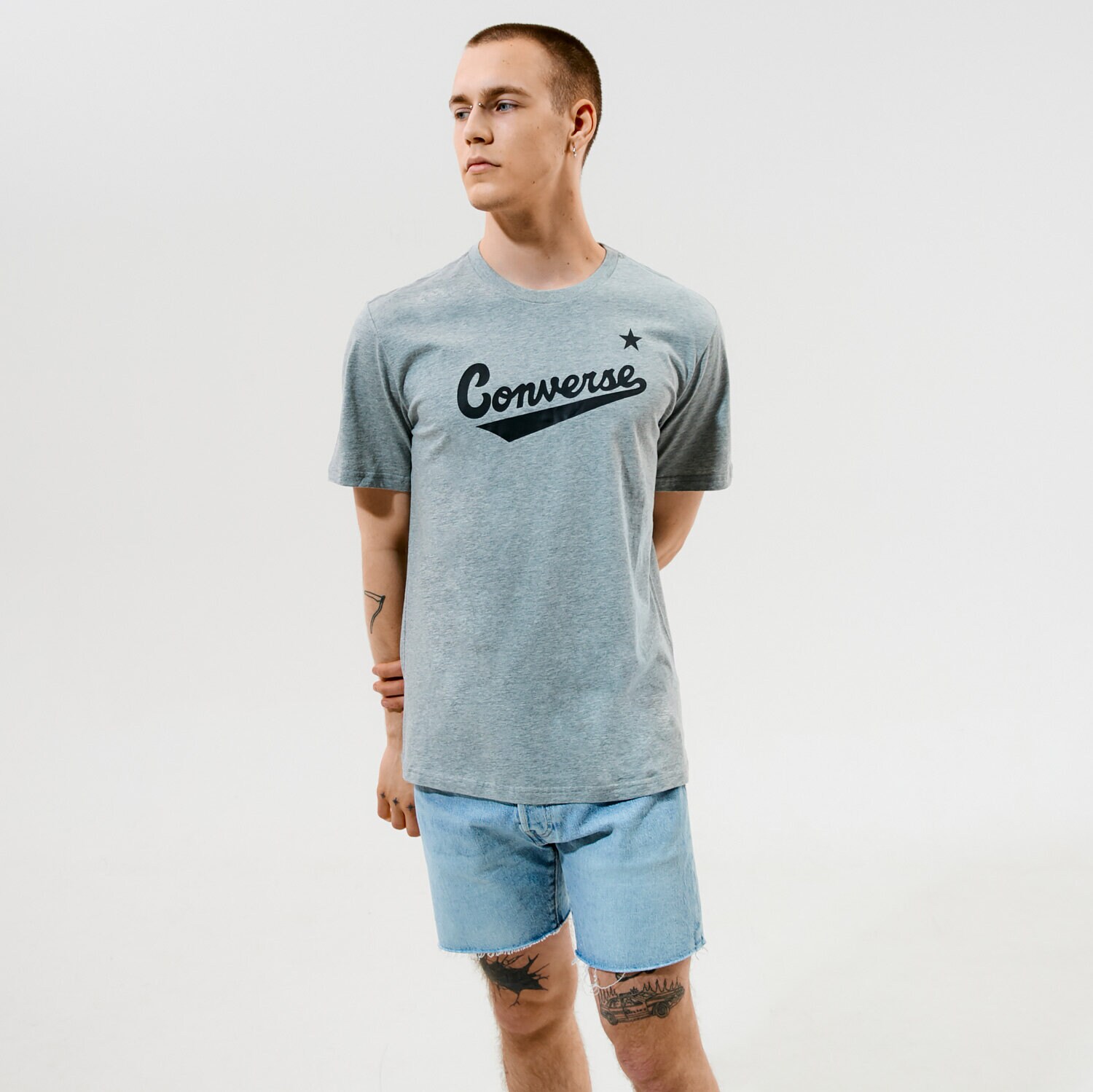pánské tričko CONVERSE TRIČKO CENTER FRONT LOGO TEE 10018235-A04 ŠEDÁ