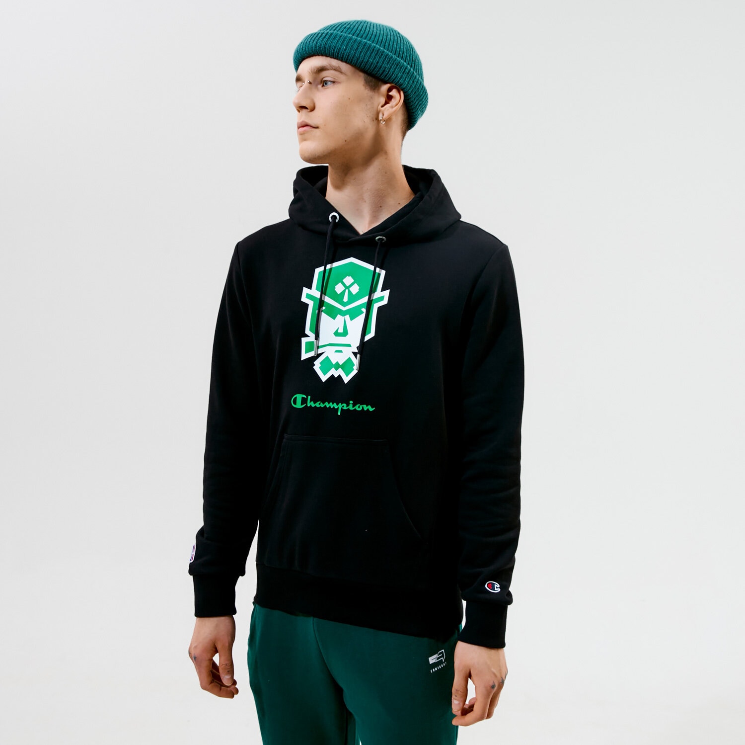pánská mikina CHAMPION MIKINA S KAPUCÍ HOODED SWEATSHIRT 214985KK001 ČERNÁ