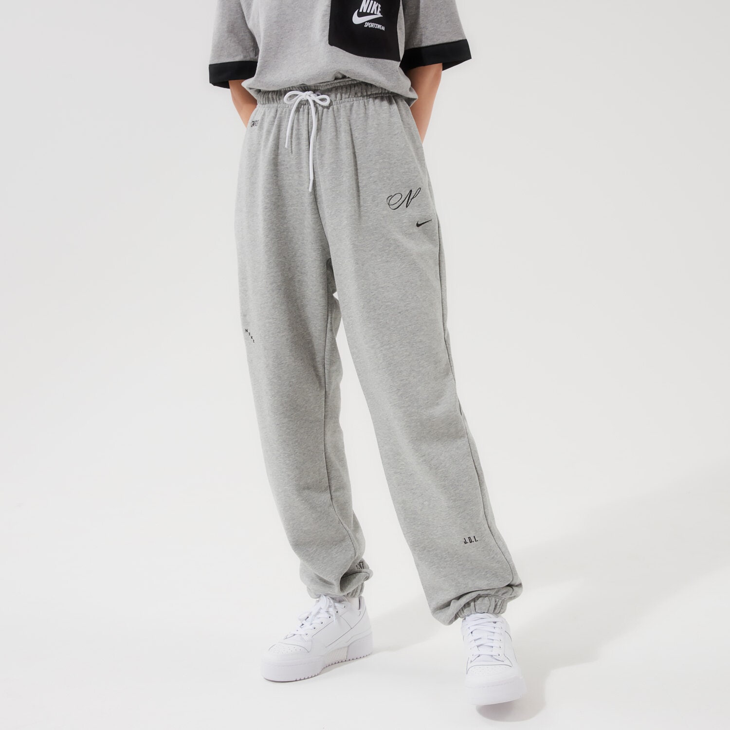 dámské kalhoty NIKE KALHOTY  W NSW ICN CLSH FLC GX HR JGGR DD5042-063 ŠEDÁ