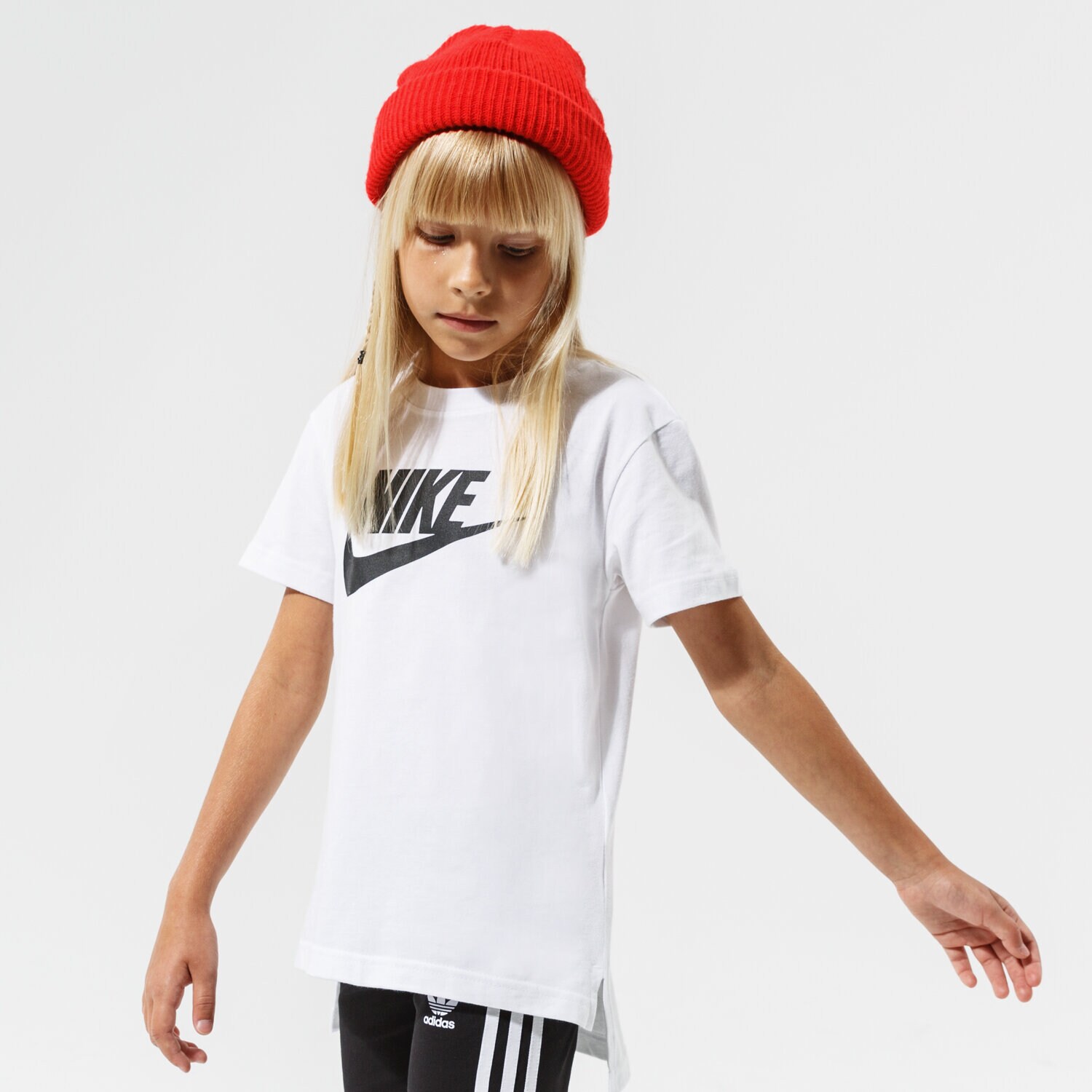 dětské tričko NIKE TRIČKO SPORTSWEAR GIRL AR5088-112 BÍLÁ