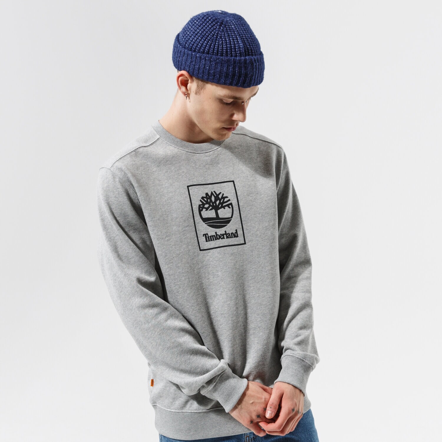 pánská mikina TIMBERLAND MIKINA TREE LOGO CREW MEDIUM GREY HEATHER TB0A5PJ80521 ŠEDÁ