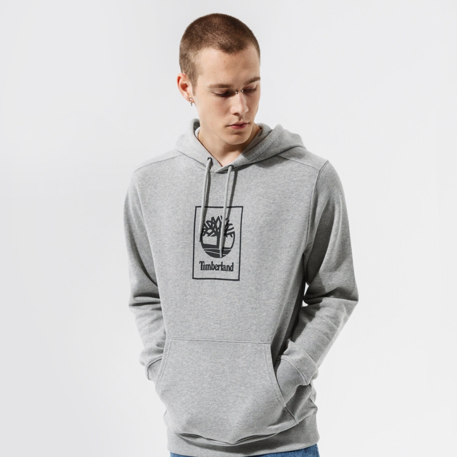 pánská mikina TIMBERLAND MIKINA S KAPUCÍ TREE LOGO HOODED MEDIUM GREY HEAT TB0A5PHM0521 ŠEDÁ