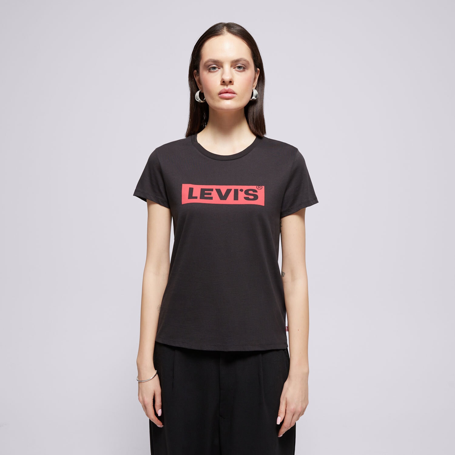 dámské tričko LEVI'S TRIČKO THE PERFECT TEE 17369-1506 ČERNÁ