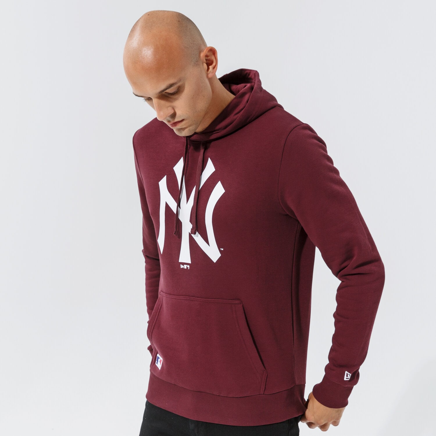 pánská mikina NEW ERA MIKINA S KAPUCÍ NYY MRN MLB APPAREL NEW YORK YANKEES 11863699 BORDOVÁ