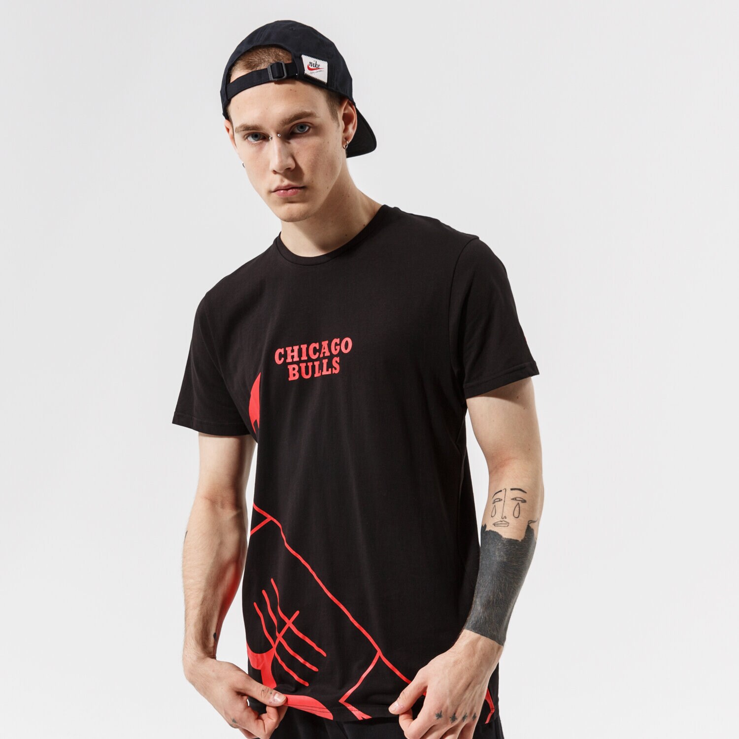 pánské tričko NEW ERA TRIČKO NBA ENLARGED LOGO TEE CHIBUL BLK 12827220 ČERNÁ
