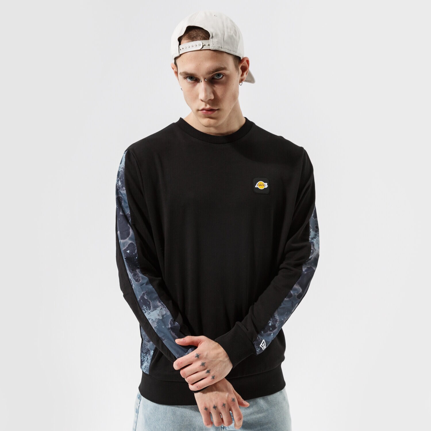 pánská mikina NEW ERA MIKINA NEW ERA OUTDR UTLTY PANEL CRW LOSLAK BLK 12827167 ČERNÁ