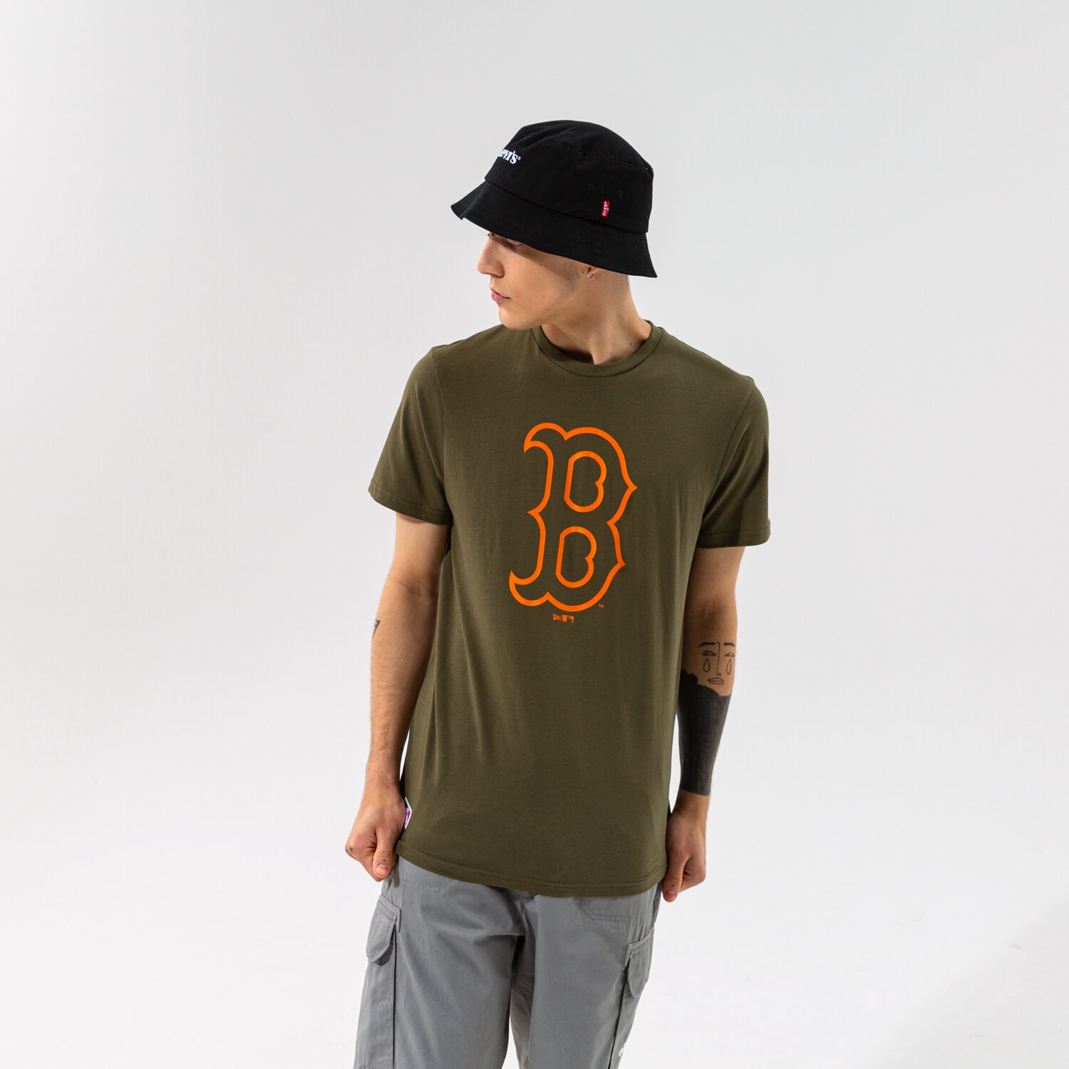 pánské tričko NEW ERA TRIČKO MLB SEASONAL TEAM LOGO TEE BOSRED NOVSOR 12827232 KHAKI