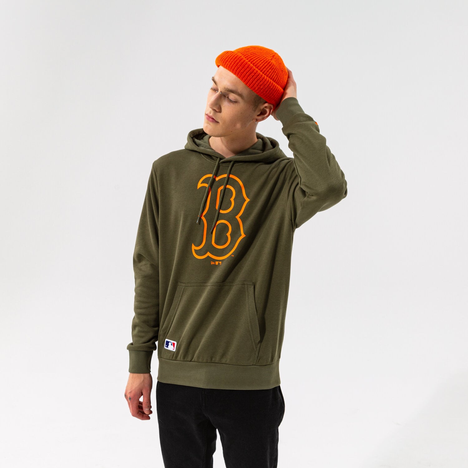 pánská mikina NEW ERA MIKINA S KAPUCÍ MLB SEASNL TEAM LOGO HOODY BOSRED NO 12827240 KHAKI