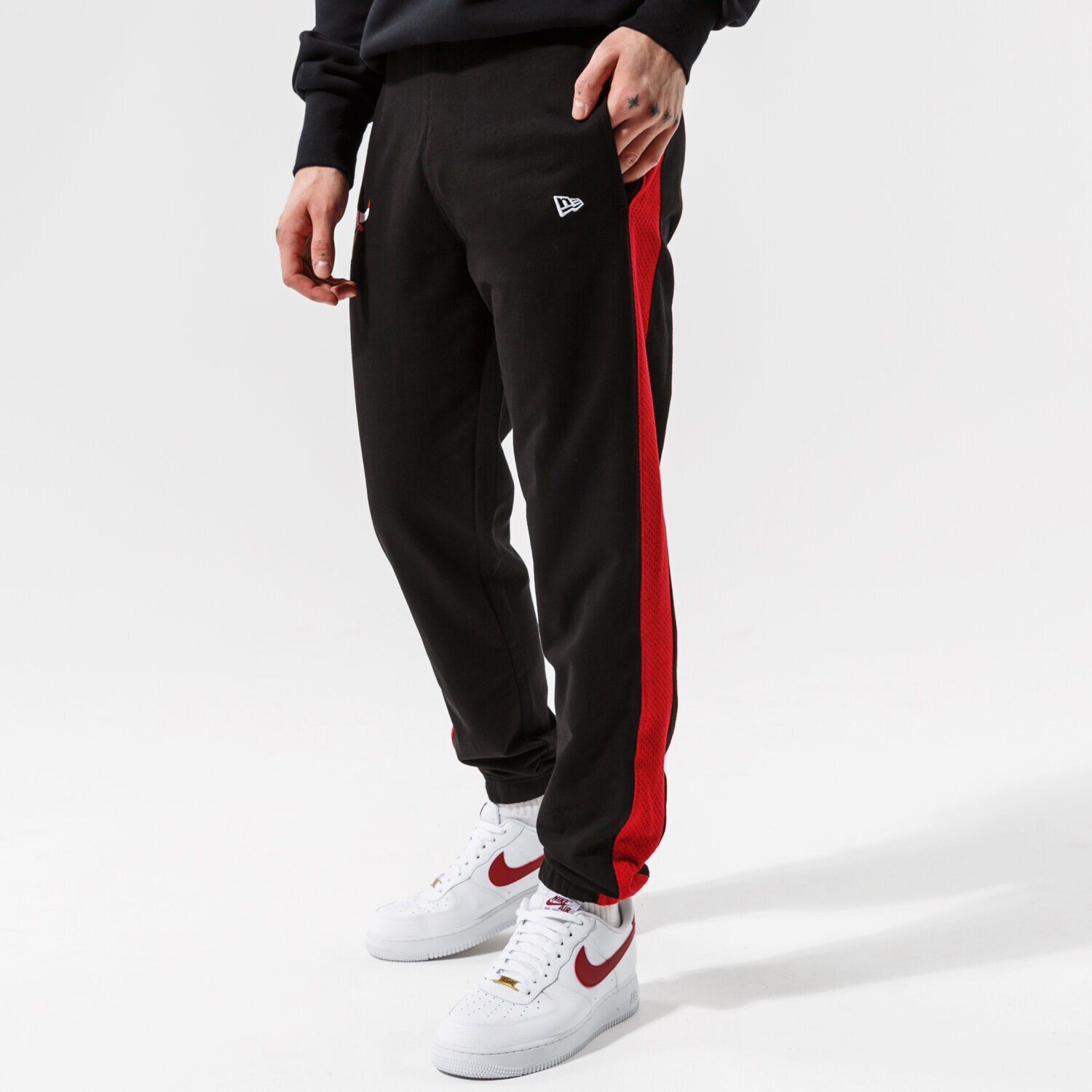 pánské kalhoty NEW ERA KALHOTY  NBA TEAM LOGO JOGGER CHIBUL BLK 12827207 ČERNÁ