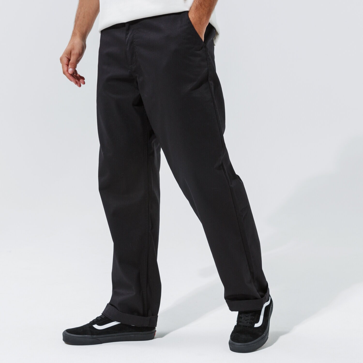 pánské kalhoty VANS KALHOTY  AUTHENTIC CHINO LOOSE PANT VN0A5FJBBLK1 ČERNÁ