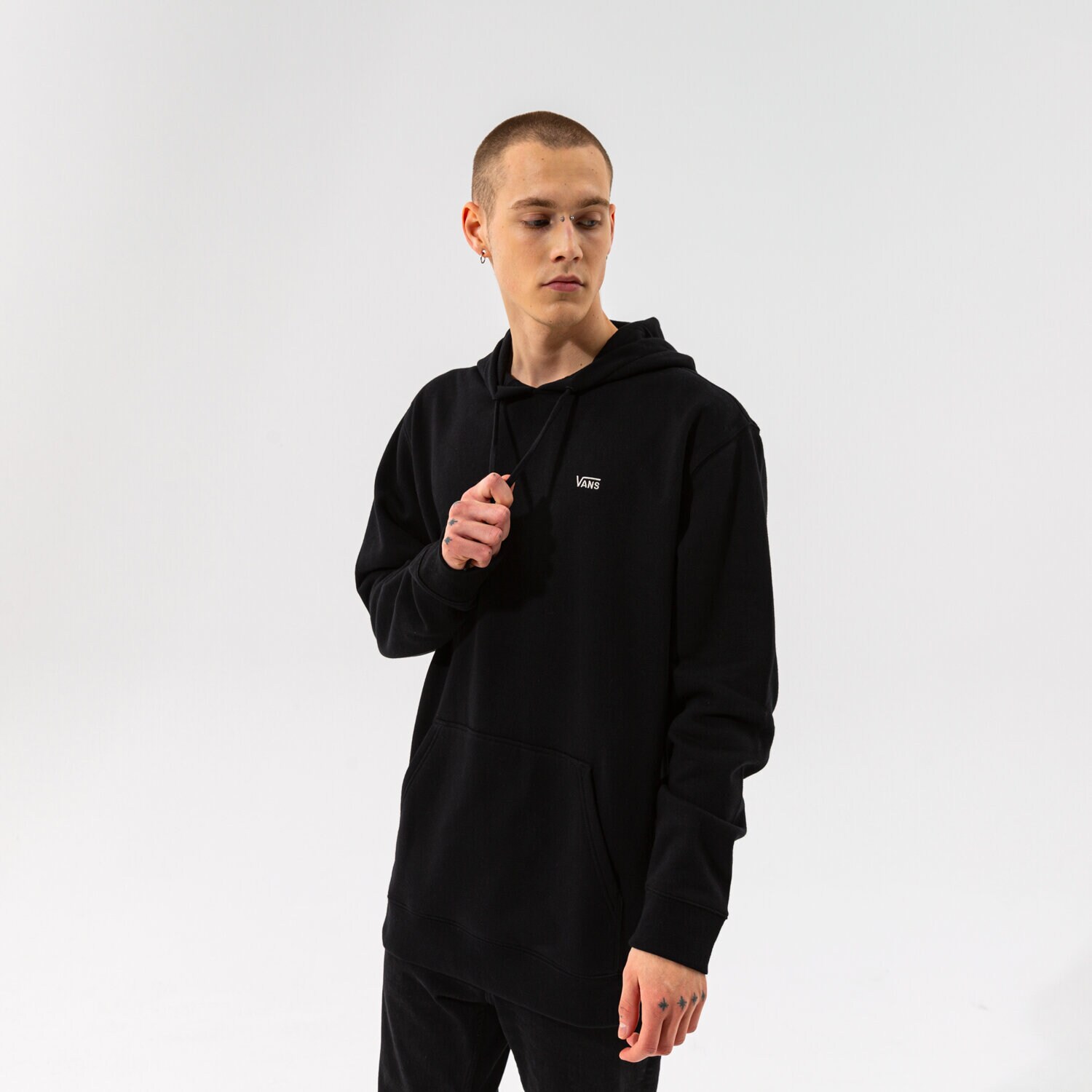 pánská mikina VANS MIKINA S KAPUCÍ BASIC PULLOVER FLEECE VN0A3HQ2BLK1 ČERNÁ