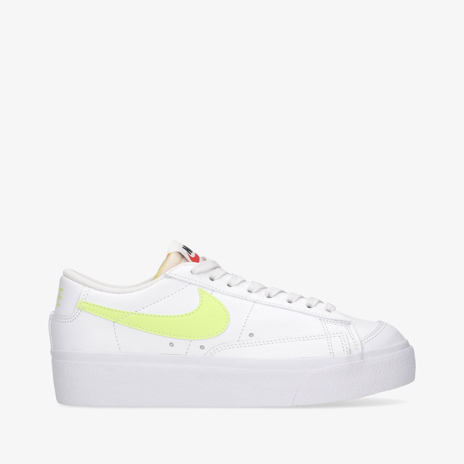 dámské tenisky NIKE BLAZER LOW PLATFORM DJ0292-102 BÍLÁ