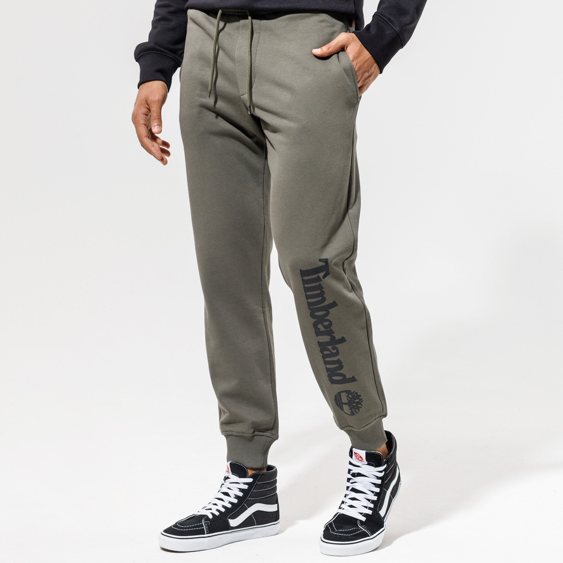 pánské kalhoty TIMBERLAND KALHOTY  YC CORE TREE LOGO SWEATPANT LOGO SWEATPA TB0A2BVFZ281 KHAKI