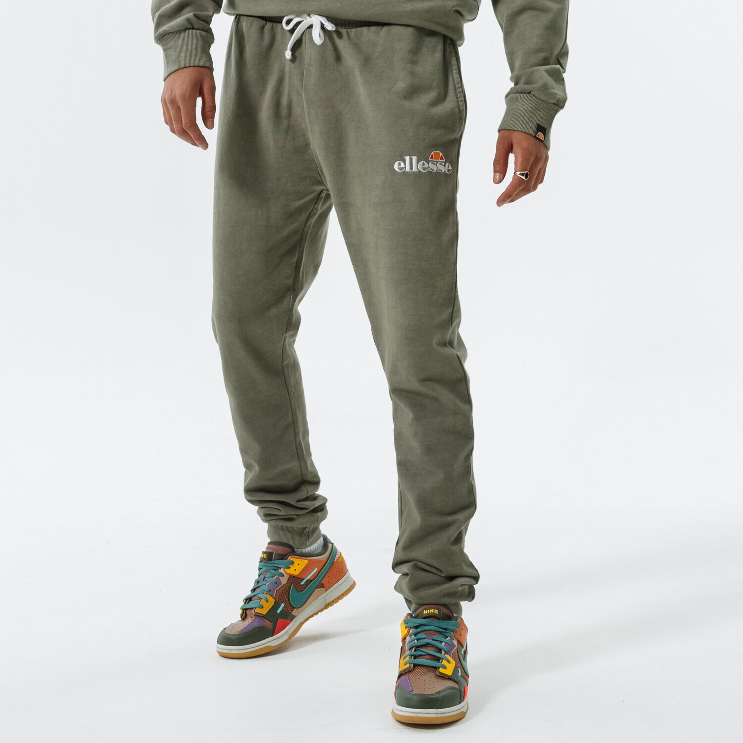 pánské kalhoty ELLESSE KALHOTY  ACACIA KHA SHK13147506 KHAKI