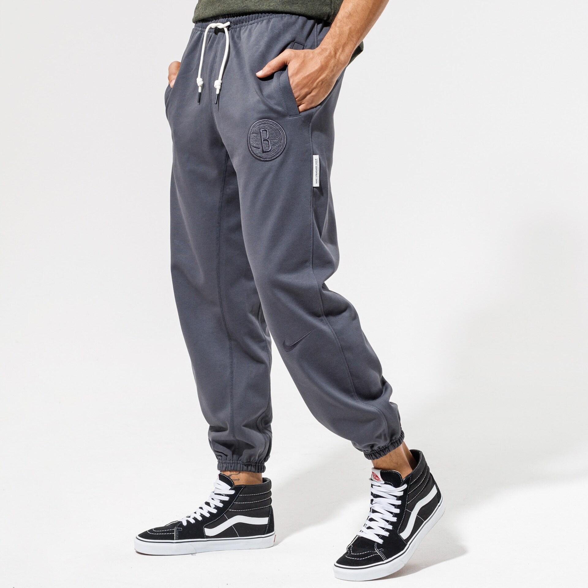 pánské kalhoty NIKE KALHOTY  BKN M NK DF STD ISSUE PANT NBA DB0939-060 ŠEDÁ
