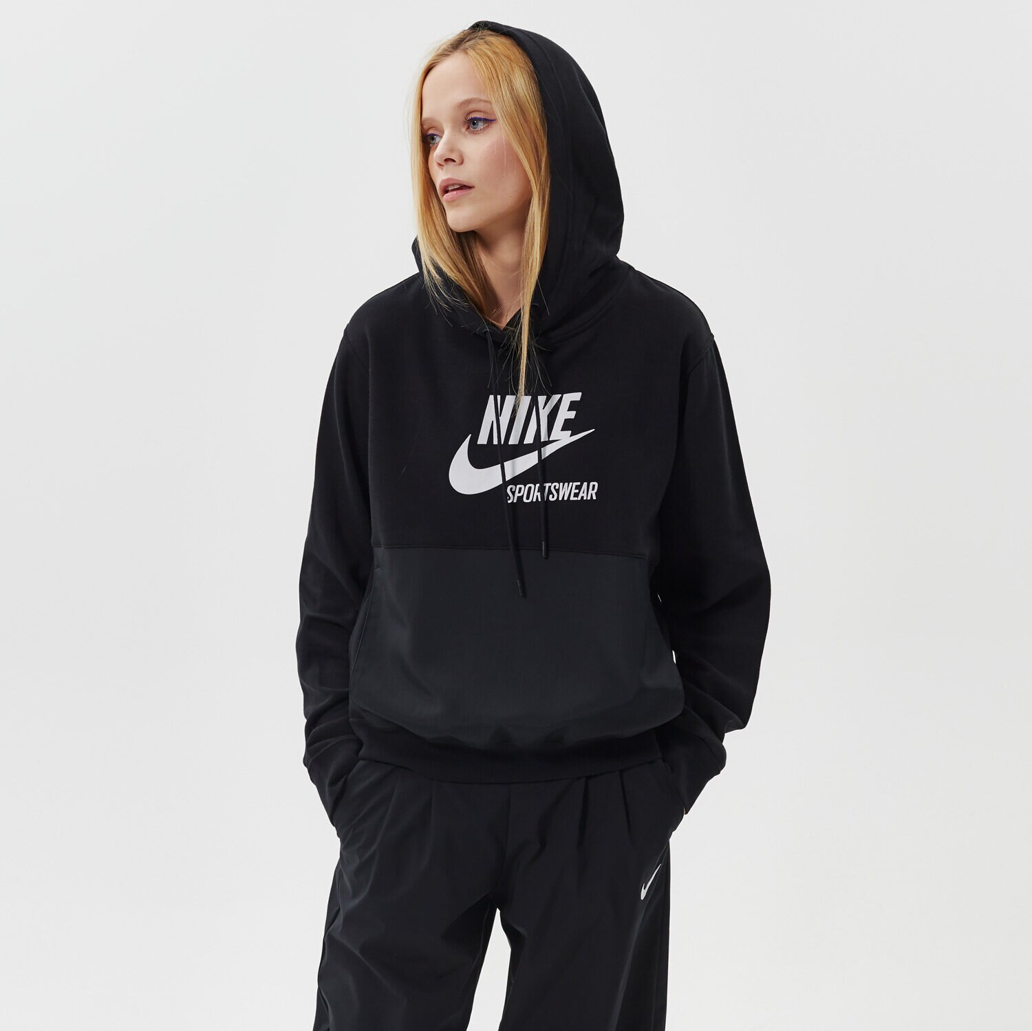 dámská mikina NIKE MIKINA S KAPUCÍ W NSW FLC HOODIE HTG DD5673-010 ČERNÁ