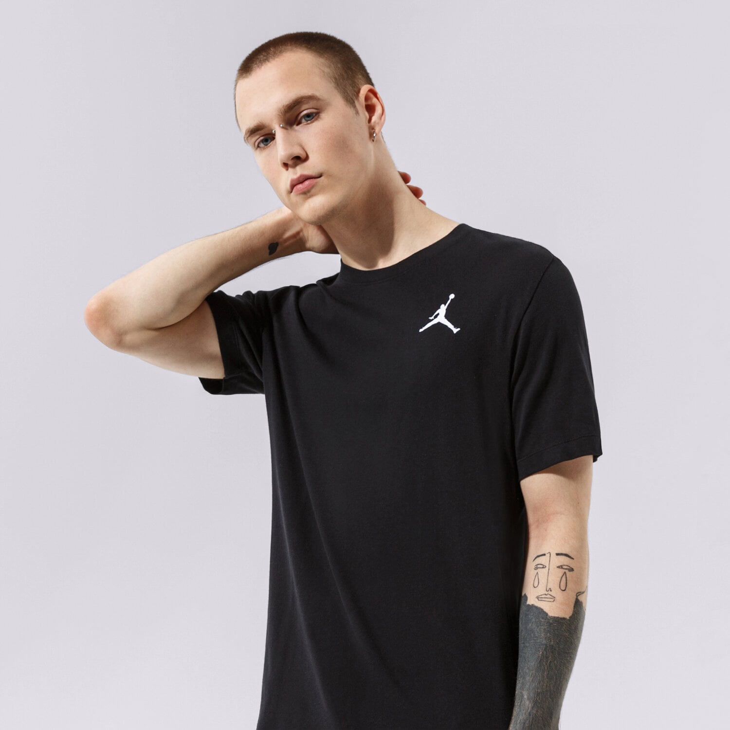 pánské tričko JORDAN TRIČKO M J JUMPMAN EMB SS CREW DC7485-010 ČERNÁ