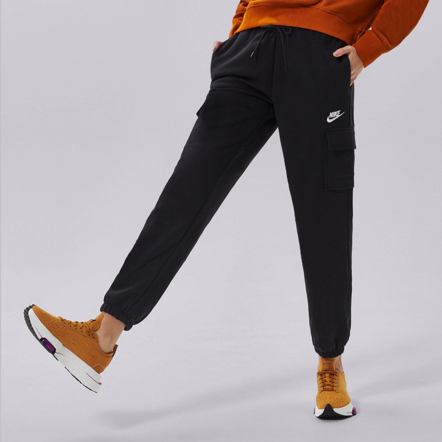 dámské kalhoty NIKE KALHOTY  W NSW ESSNTL FLC MR CRGO PNT DD8713-010 ČERNÁ