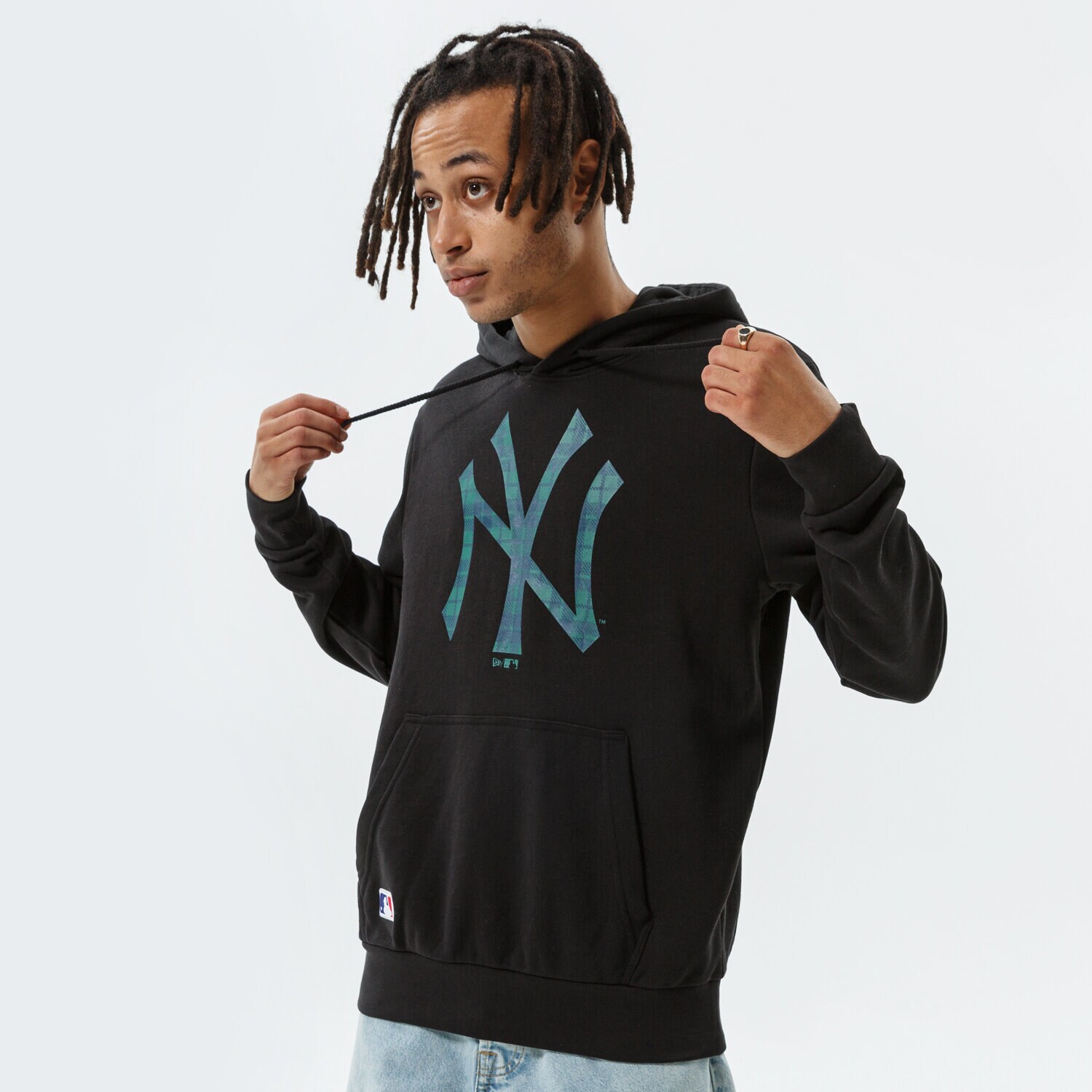 pánská mikina NEW ERA MIKINA S KAPUCÍ MLB CAMO INFILL PO HOODY NEYYAN BLKN 12827257 ČERNÁ